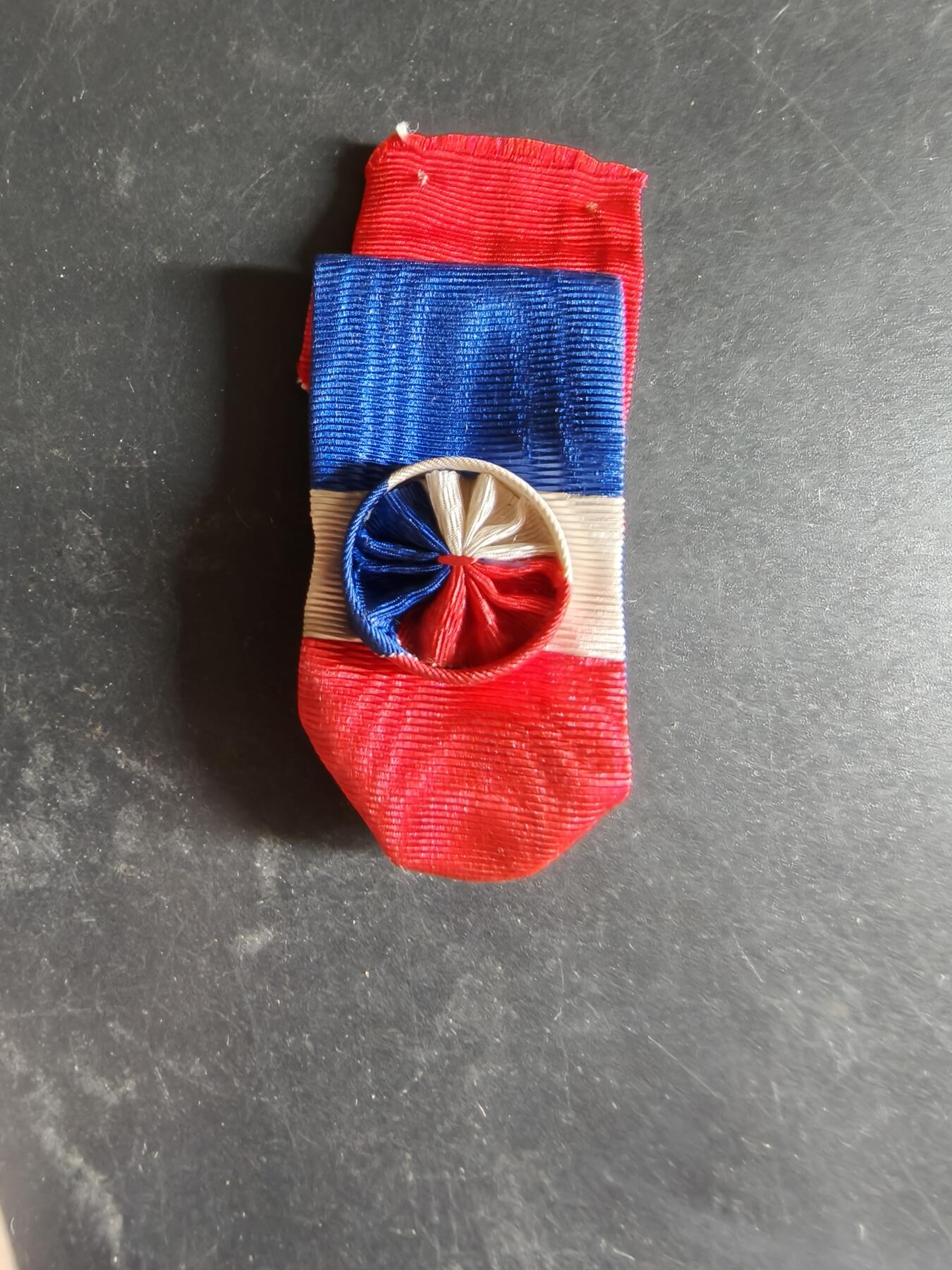 老王徽章第189期 法国金级劳工奖章绶带