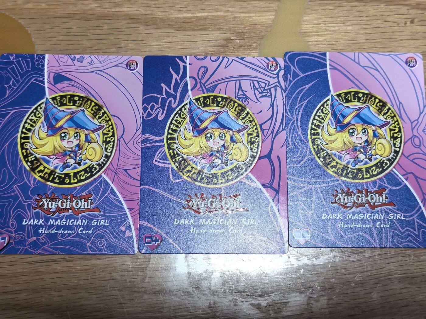 阳大大卡牌拍卖第106期（持续收拍品，周五晚上九点截拍，进群福利早知道） 奇点最新一弹手绘专属定制游戏王黑魔女3种形态粗闪裸卡