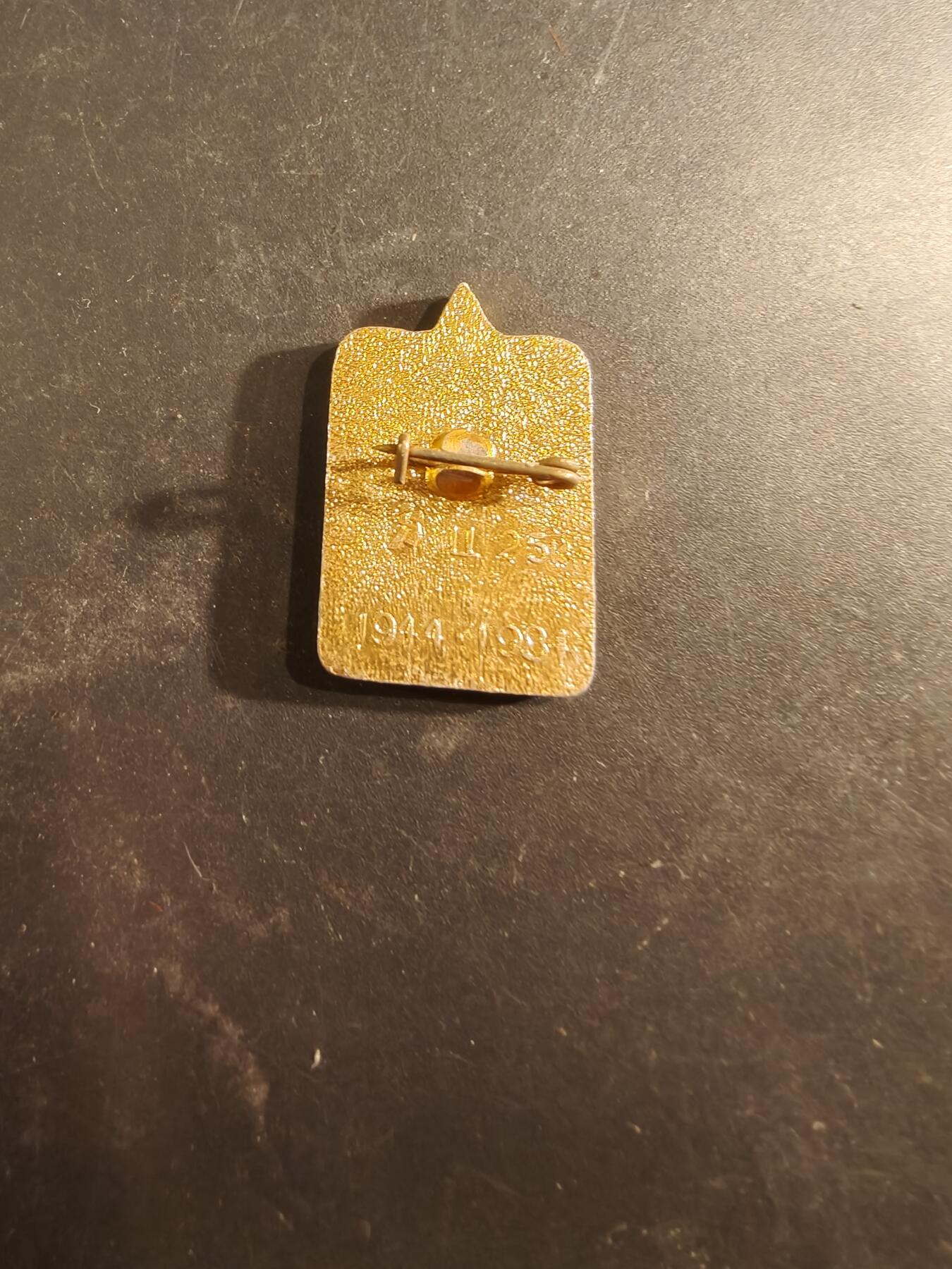 老王徽章第189期 苏联白俄罗斯明斯克40周年证章