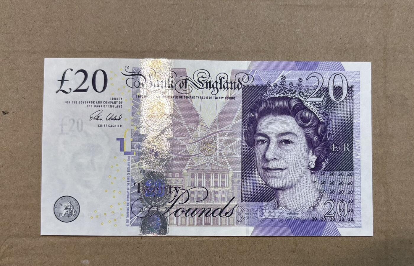 【礼羽收藏】🌏世界钱币拍卖第130期 英国F序列20镑 品相基本全新