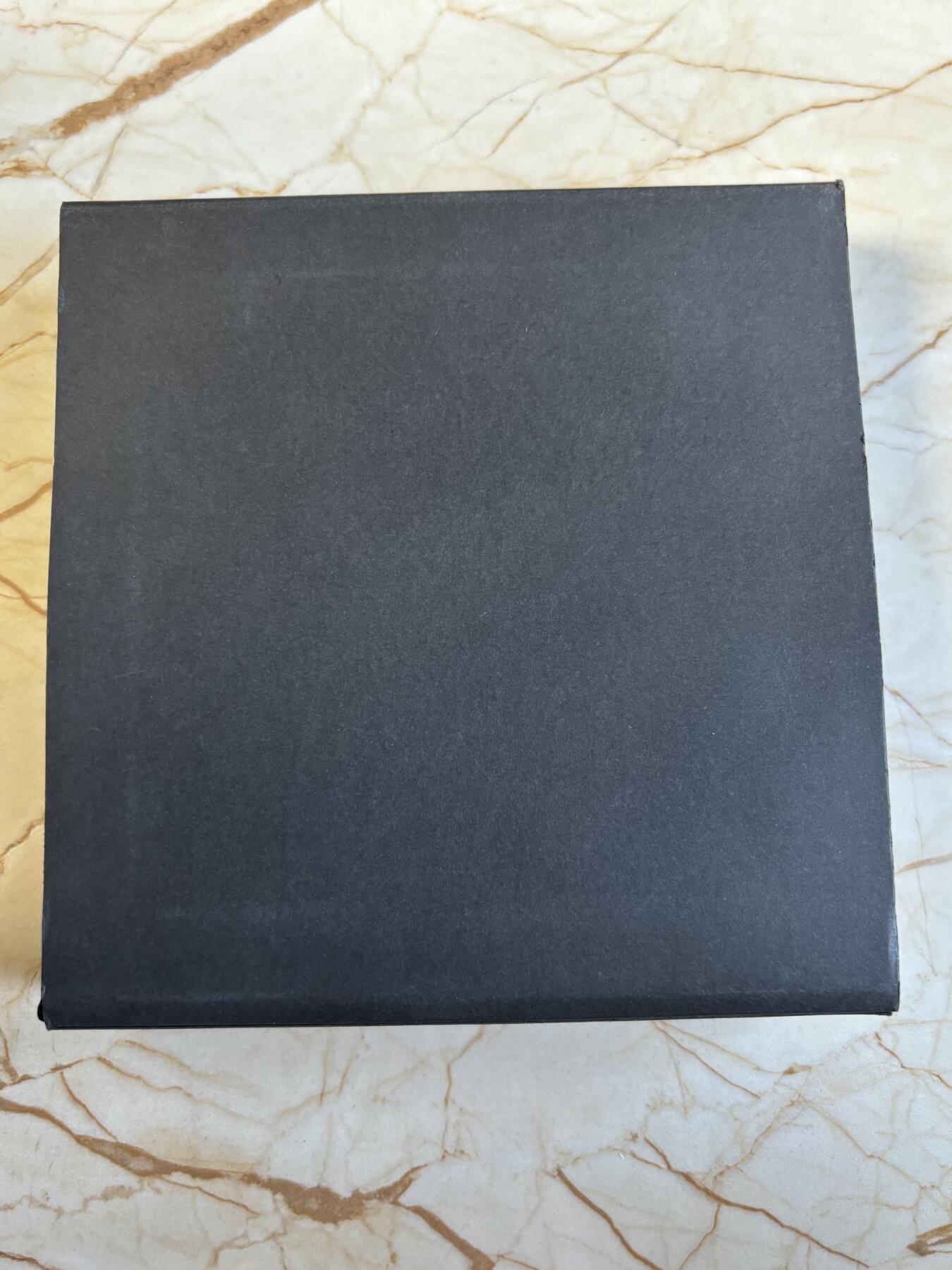 第195期拍卖 纽埃2019年战车系列1古罗马战车2盎司高浮雕纪念银币，999银，发行量500枚