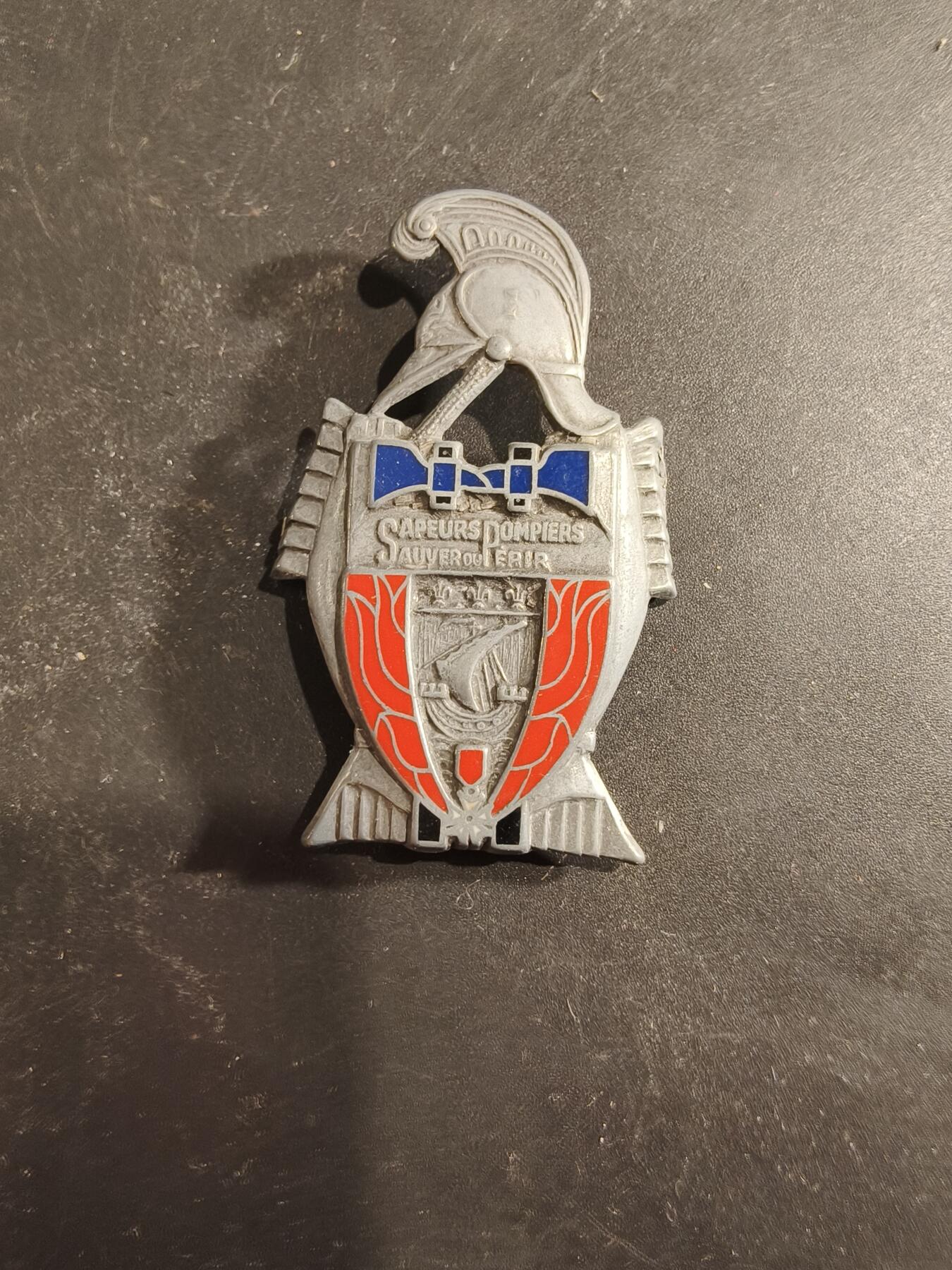 老王徽章第189期 法国巴黎消防队证章