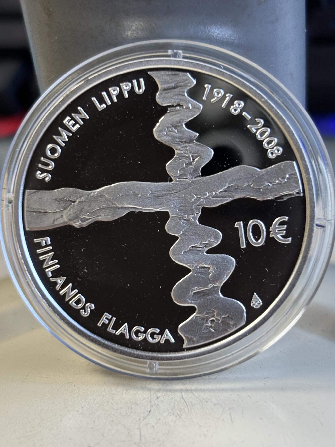 第194期拍卖 芬兰2008年国旗90周年25.5g纪念银币  925银，发行26000枚