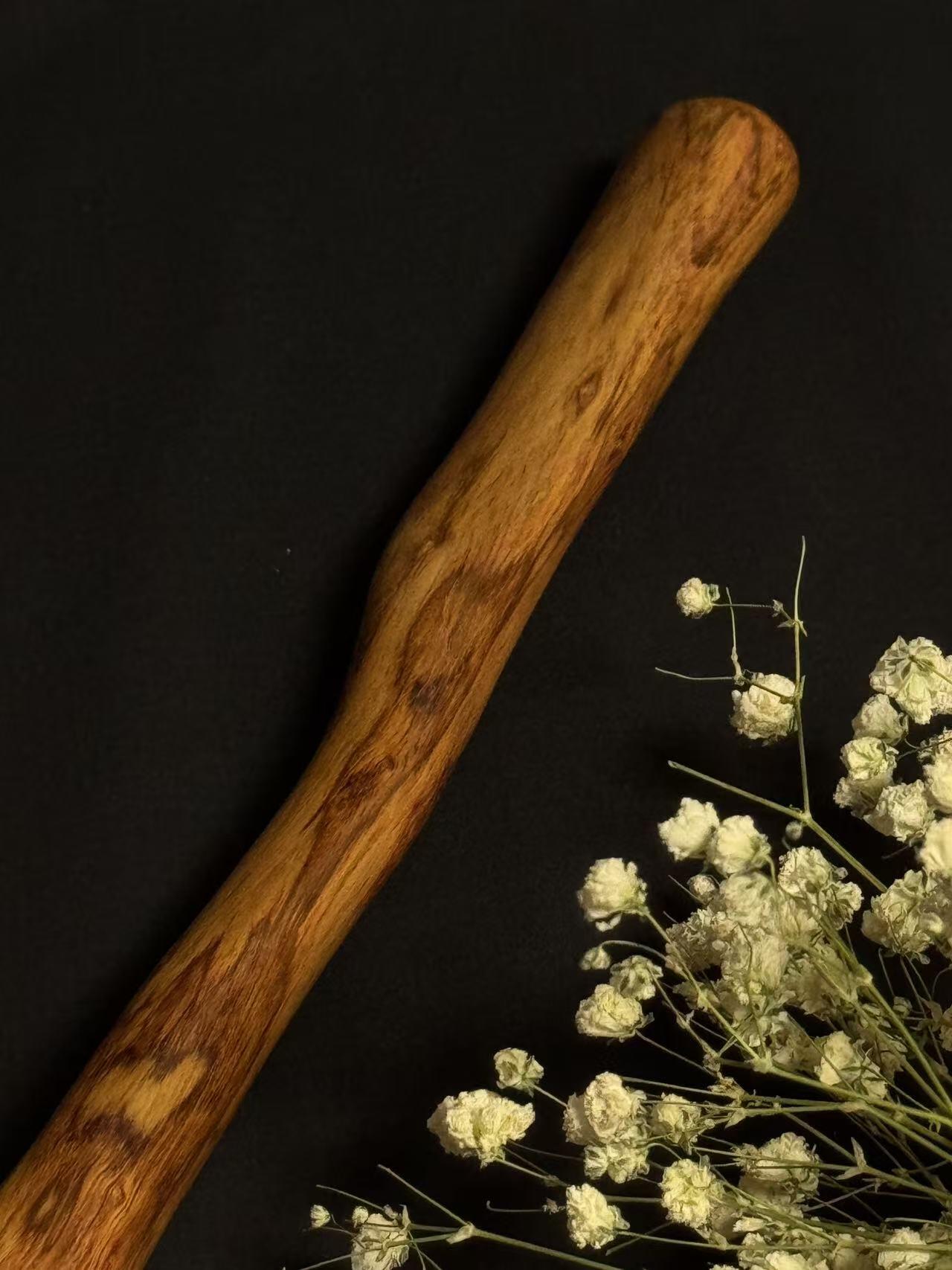 零元拍：NO.1海南黄花梨随形文玩把玩棍，尺寸约：50/2.5CM