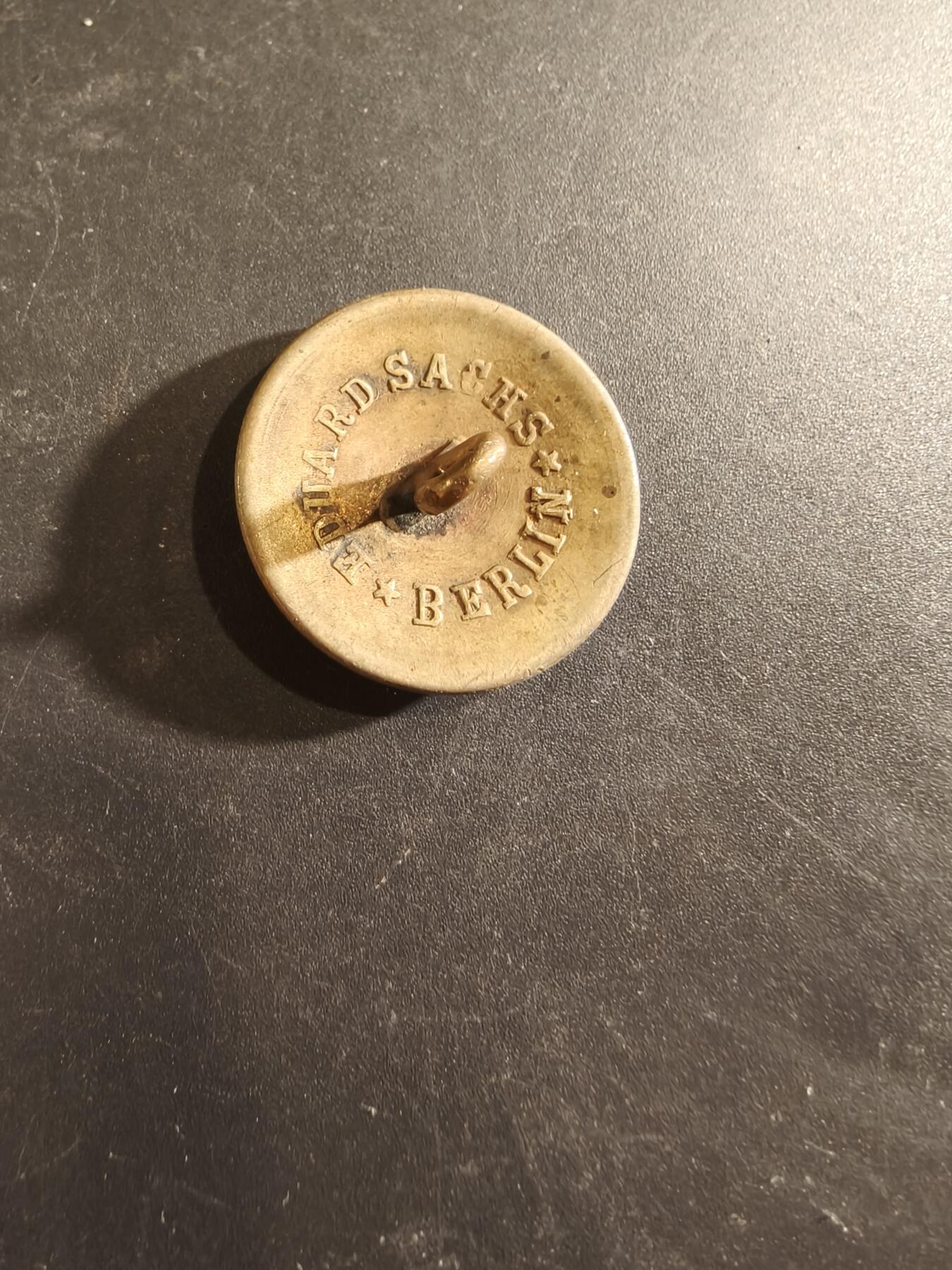 老王徽章第189期 德国一战普鲁士王国陆军制服铜扣     23mm