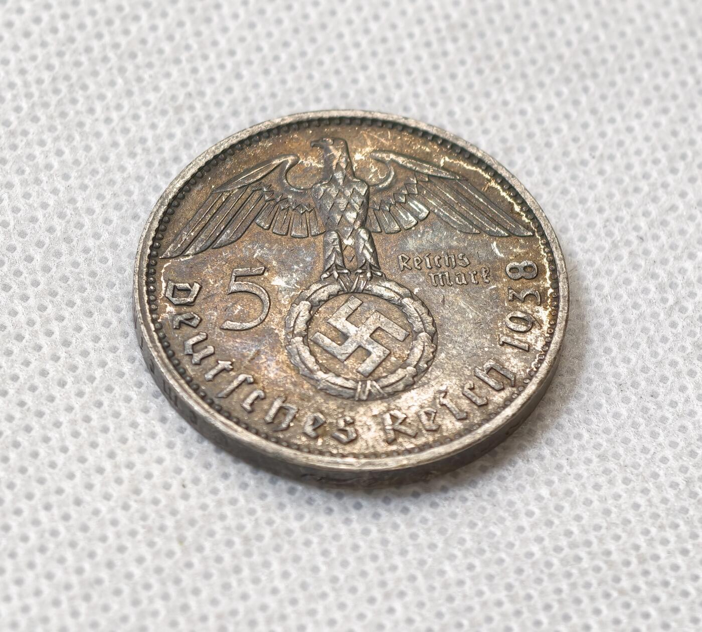 甄臻铺-世界币章拍卖（第56期），送拍享返佣金等优惠多多 德国 1938年 兴登堡字符5马克 深彩包浆 高点细节都在的近未流通品