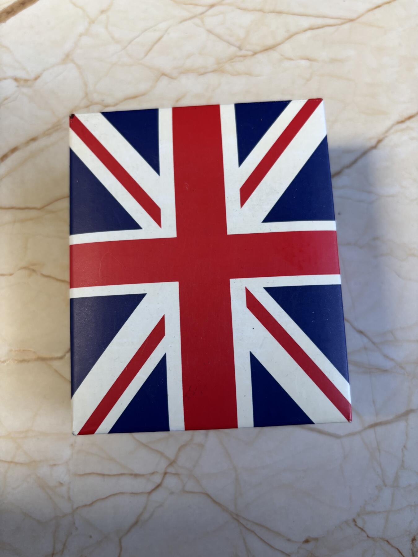 第195期拍卖 维尔京2016年英女王90大寿90数字形镀金2盎司银币，999银，发行3000枚