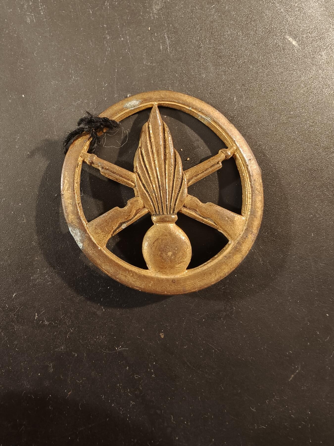 老王徽章第189期 法国步兵贝雷帽徽    金色