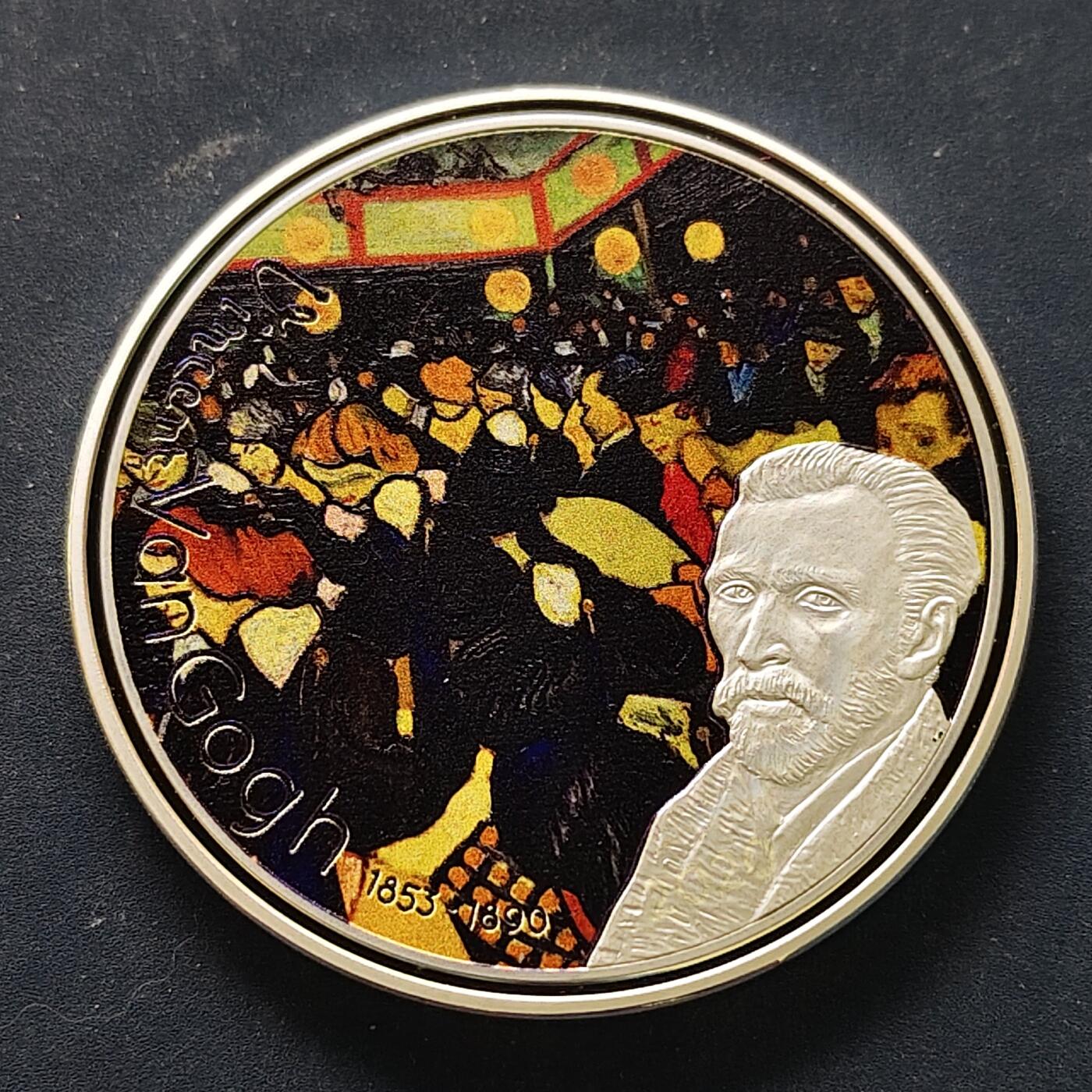 【全场包邮】纯粹捡漏拍515场 【稀少】加蓬2020年1000法郎文森特·梵·高杰作系列《阿尔勒的舞厅》50毫米50克精制镀银纪念币-量2500