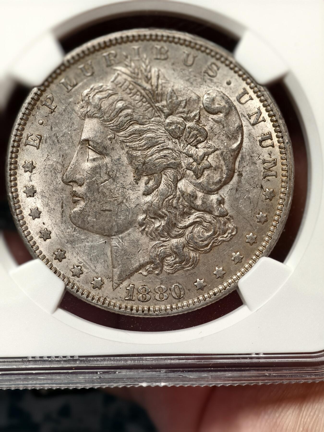 抚柳草堂-第十九期章牌钱币  奖章勋章限时免佣 满百包邮 放漏专场 1880美国摩根1美元大银币 Ngc unc 细节在线光感不错