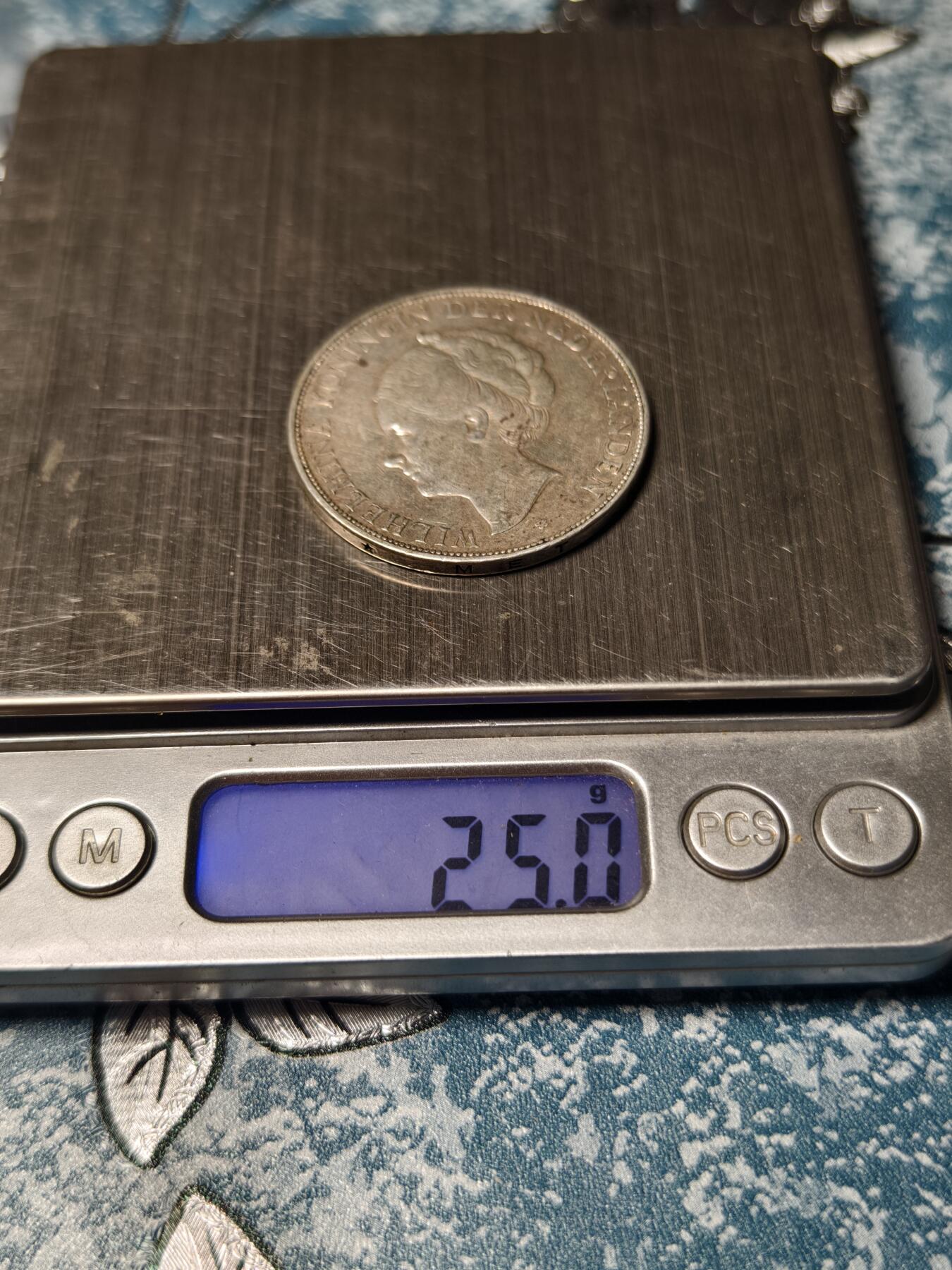 抚柳草堂-第十九期章牌钱币  奖章勋章限时免佣 满百包邮 放漏专场 1930荷兰王国2.5GULDEN银币 威廉敏娜女王 重25g 状态不错 压力十足