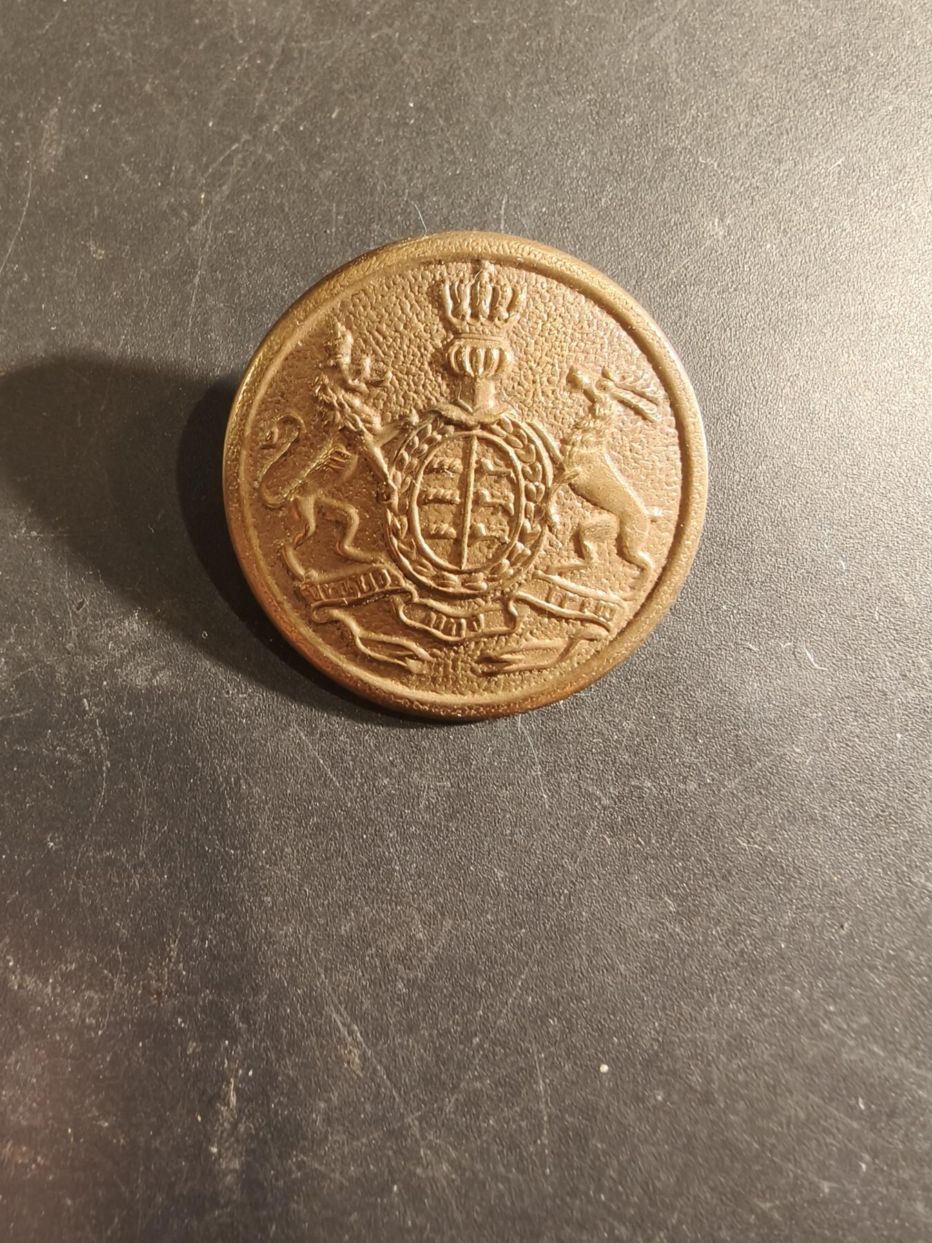 老王徽章第189期 德国一战符腾堡王国士官制服铜扣    30mm