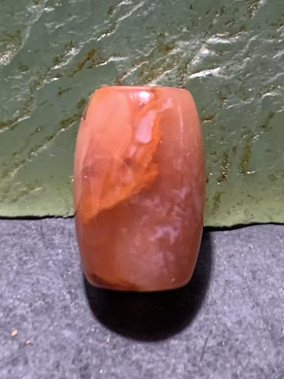 川料红白南红玛瑙通货桶珠一颗！