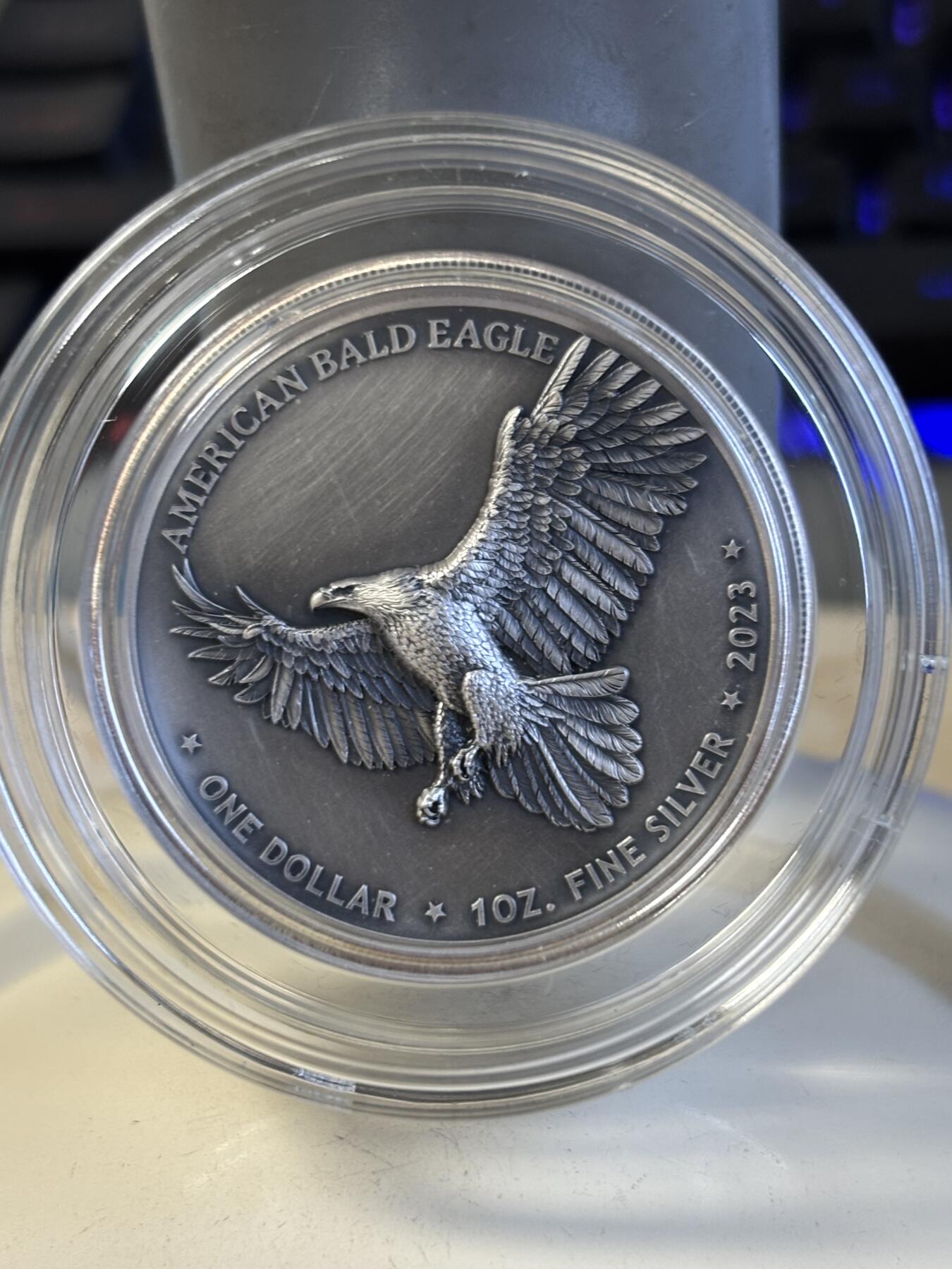 第195期拍卖 美国2023年本土精神系列白头鹰1盎司仿古纪念银币，999银，发行999枚