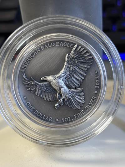 第195期拍卖 - 美国2023年本土精神系列白头鹰1盎司仿古纪念银币，999银，发行999枚