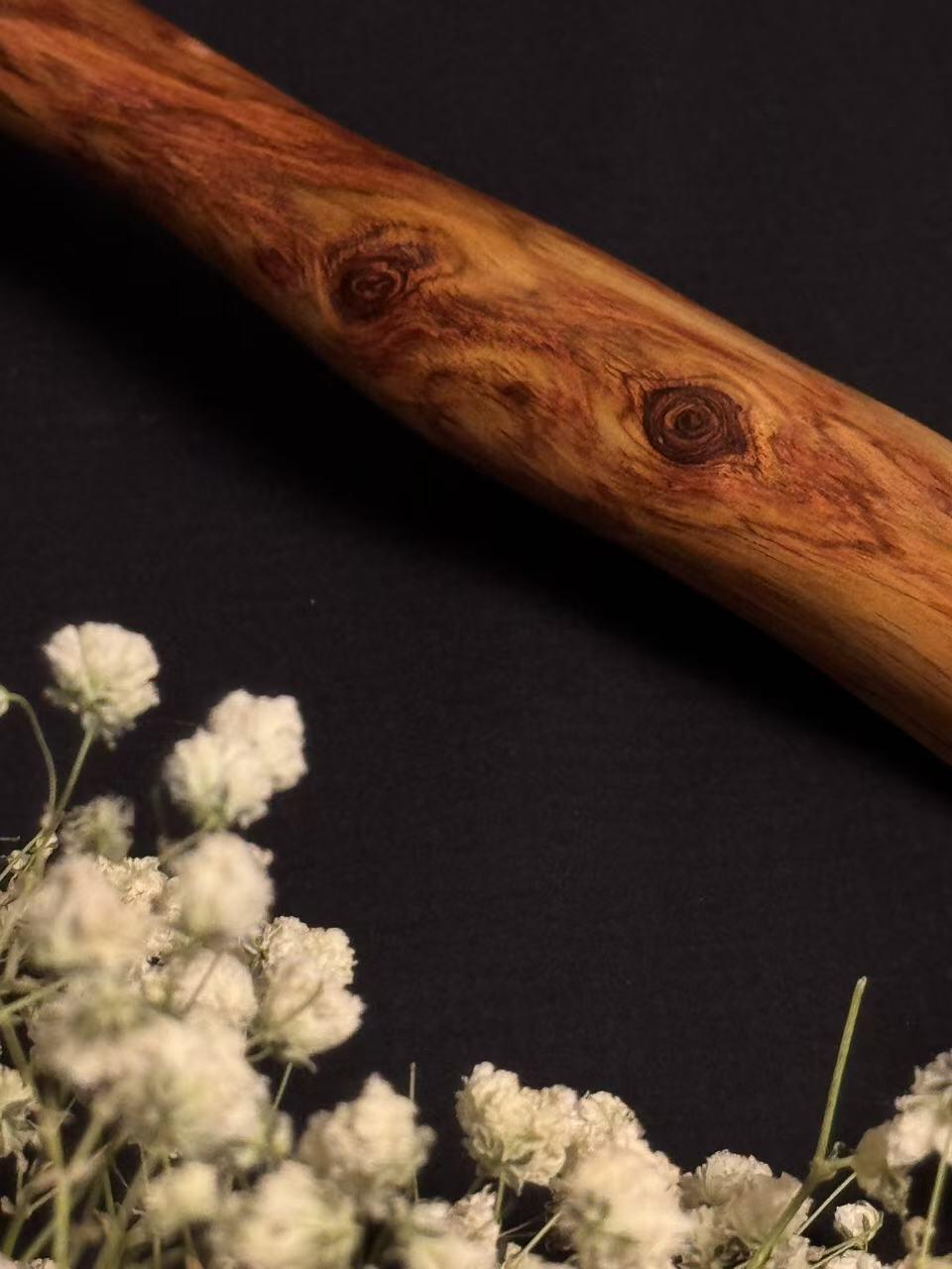 零元拍：NO.1海南黄花梨随形文玩把玩棍，尺寸约：50/2.5CM