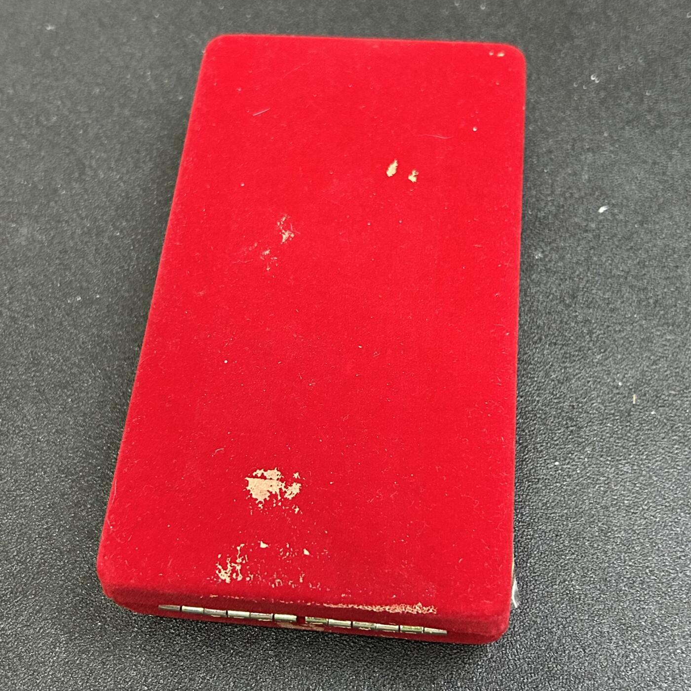 西秦中古拍卖第八十一期  民国金门战役奖章 带勋略原盒完整一套 退台后