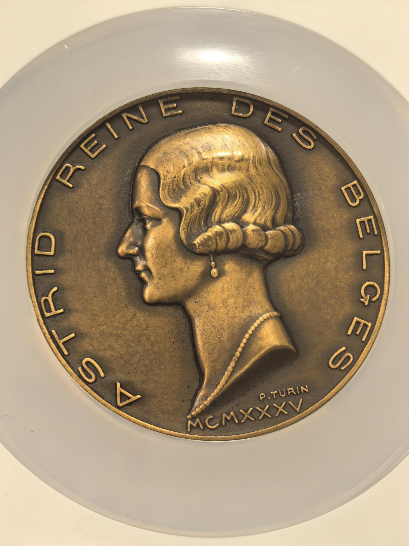 博洋堂“芳菲春韵”3月精品大拍专场暨第166期（全场包邮） NGC MS62BN 比利时1935年王后阿斯特丽德逝世纪念大铜章，她是比利时国王利奥波德三世的妻子，于1934年12月29日在瑞士的一次车祸中不幸去世，年仅29岁