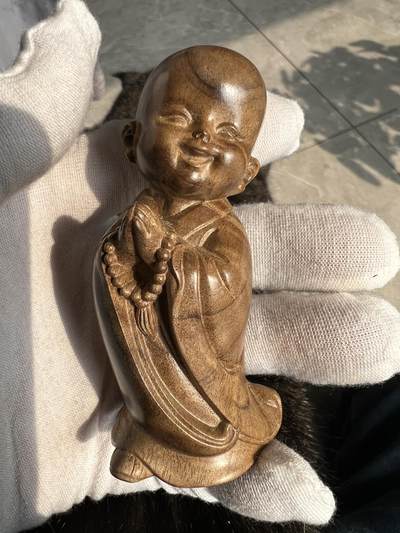 零元拍：金丝楠 精工 小师父 雕件手把件，满手留香金丝流溢。80MM - 零元拍：金丝楠 精工 小师父 雕件手把件，满手留香金丝流溢。80MM