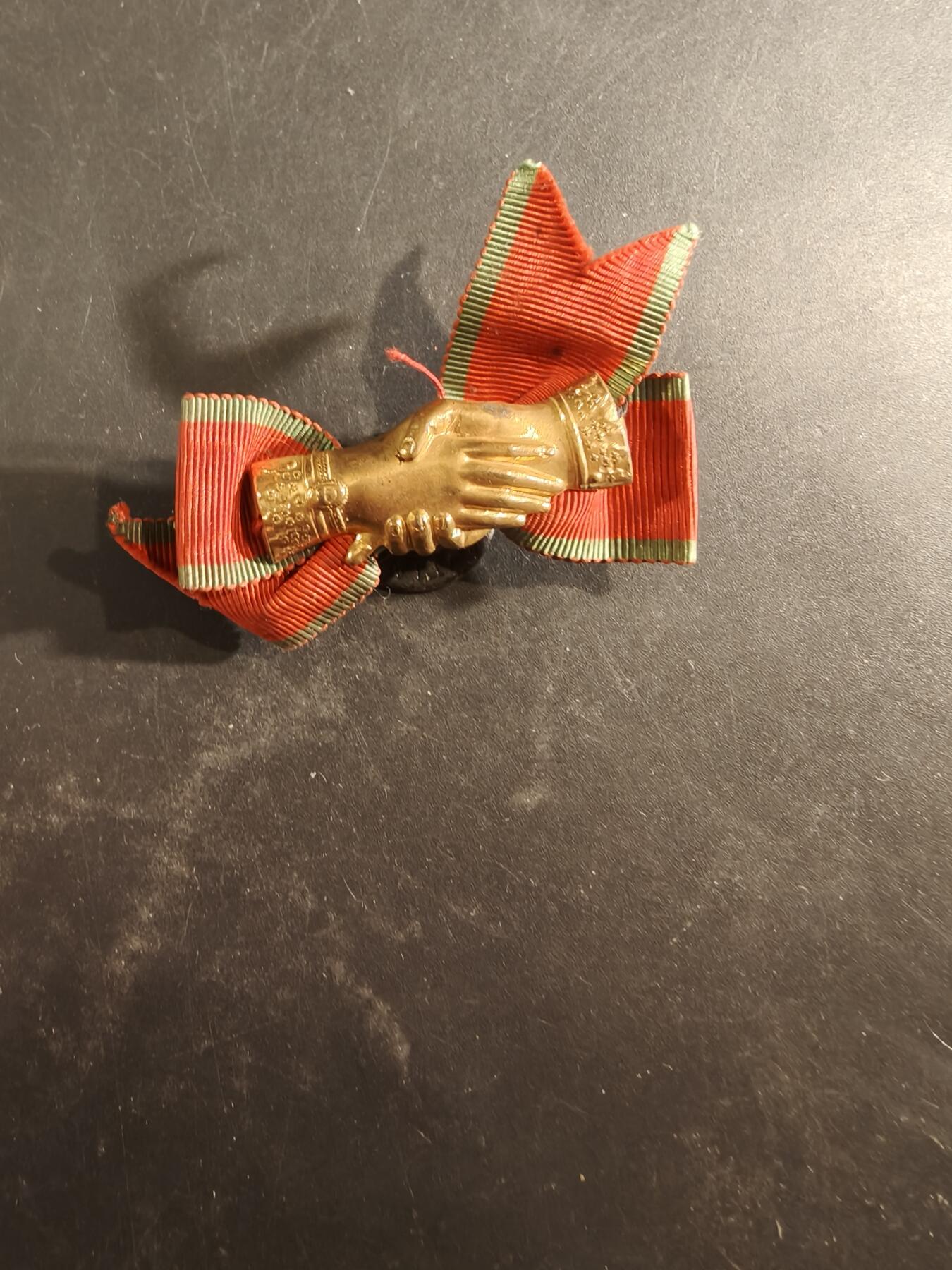 老王徽章第189期 法国互助会证章