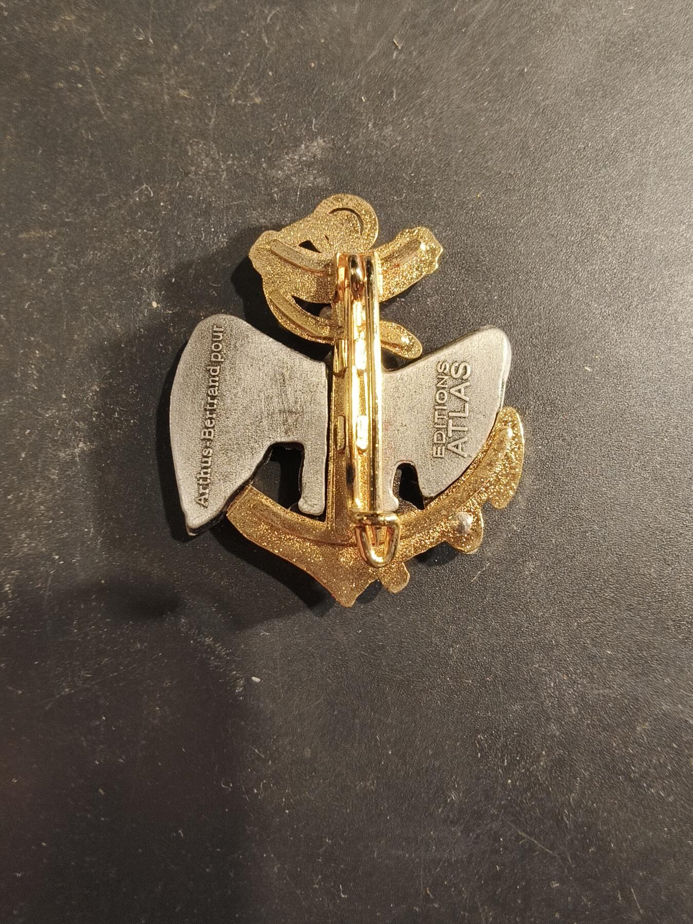 老王徽章第189期 法国陆军第3海军陆战队步兵团证章     第3海军陆战队步兵团是法国海军陆战队中最古老的部队之一，该团现驻防于法国瓦讷地区，1870年普法战争期间，该团在巴泽耶战役中进行了惨烈的英勇抵抗，此战也被视为该部队的灵魂所在。