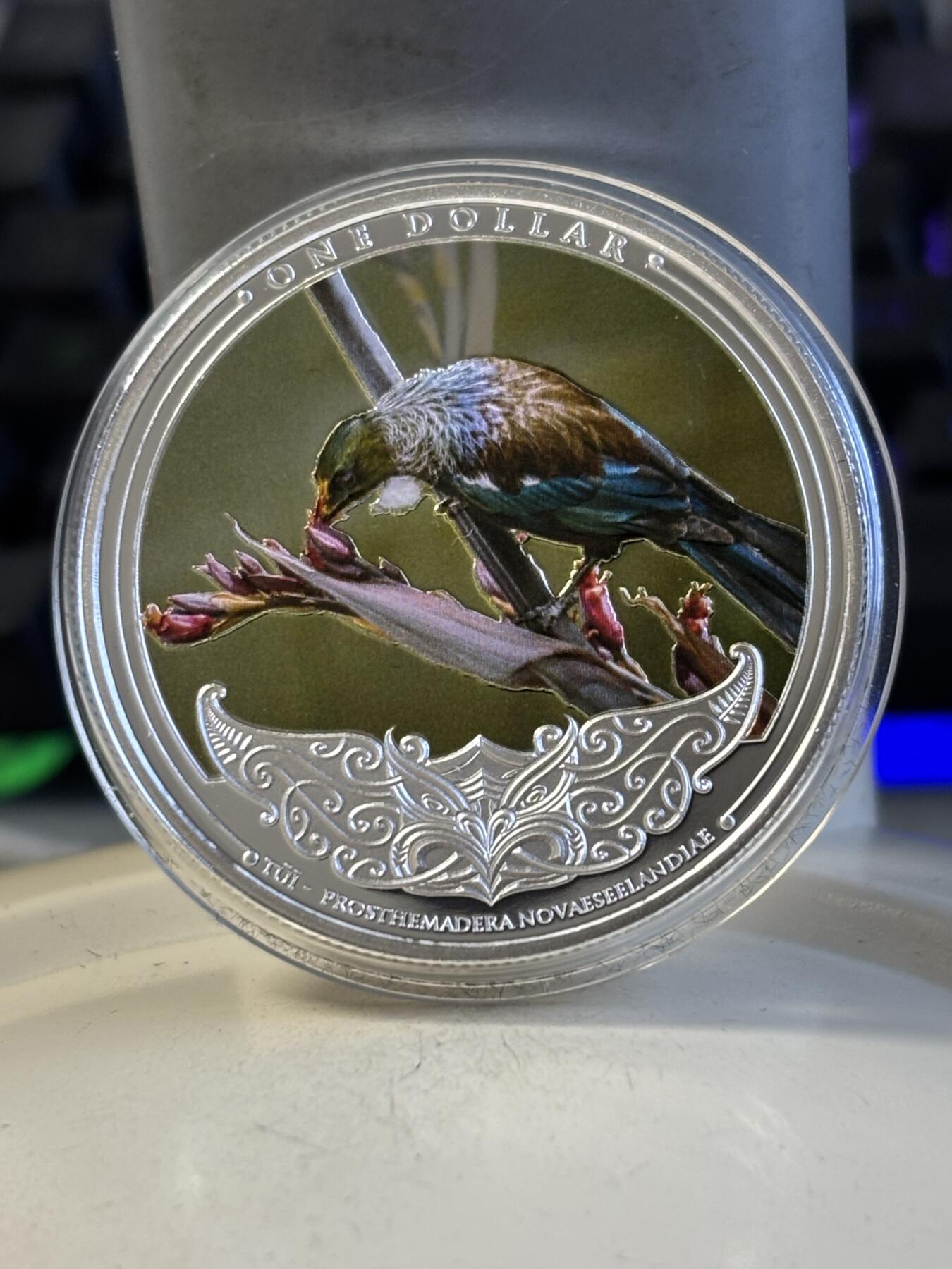 第195期拍卖 新西兰2021年自然奇观系列图伊鸟彩色1盎司银币，999银，发行1000枚