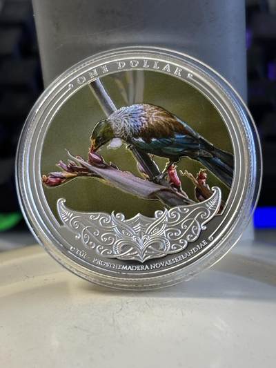 第195期拍卖 - 新西兰2021年自然奇观系列图伊鸟彩色1盎司银币，999银，发行1000枚