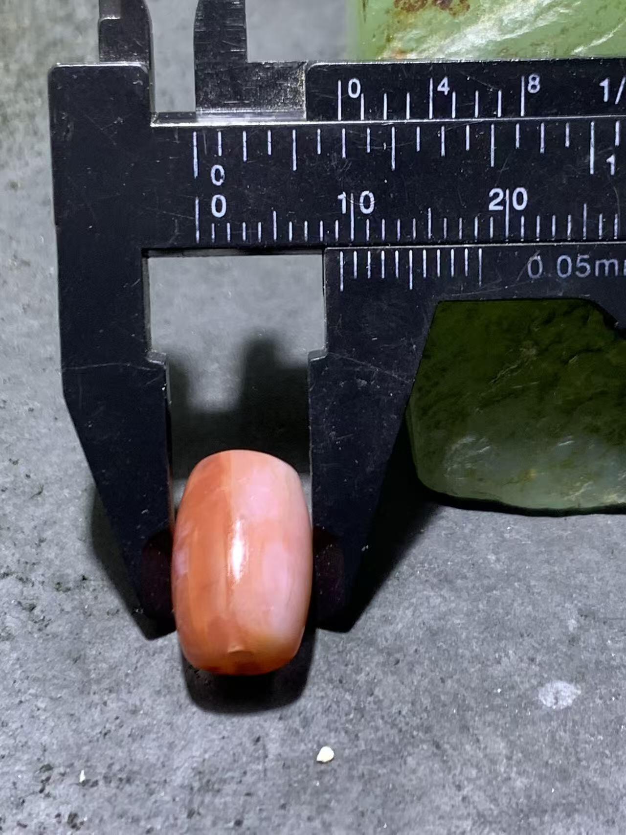 川料红白南红玛瑙通货桶珠一颗！