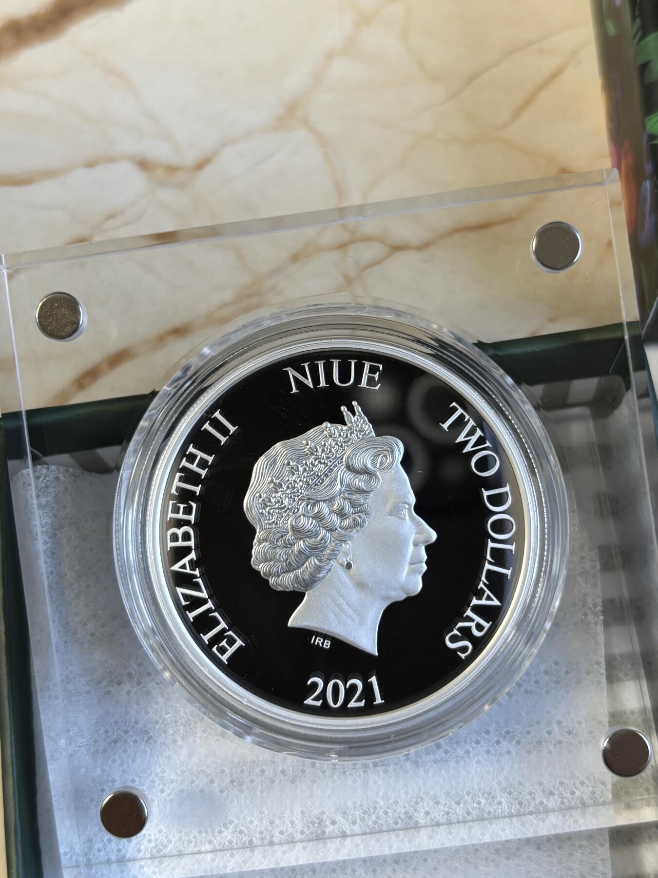 第195期拍卖 纽埃2021迪士尼爱丽丝梦游仙境-疯帽子彩色银币，999银，发行2000枚