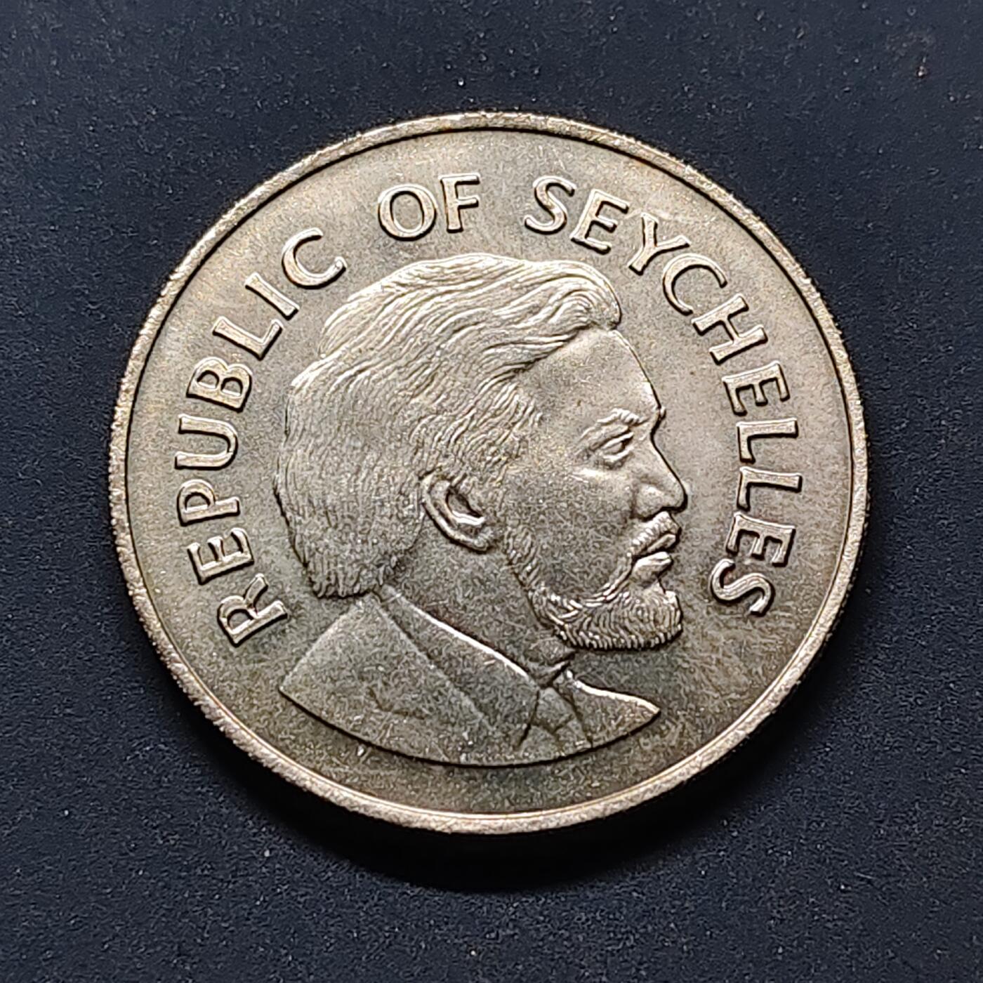 【全场包邮】纯粹捡漏拍514场 塞舌尔1976年10卢比独立克朗型纪念币