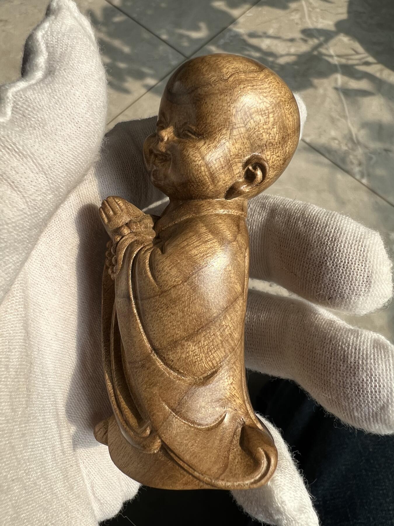 零元拍：金丝楠 精工 小师父 雕件手把件，满手留香金丝流溢。80MM