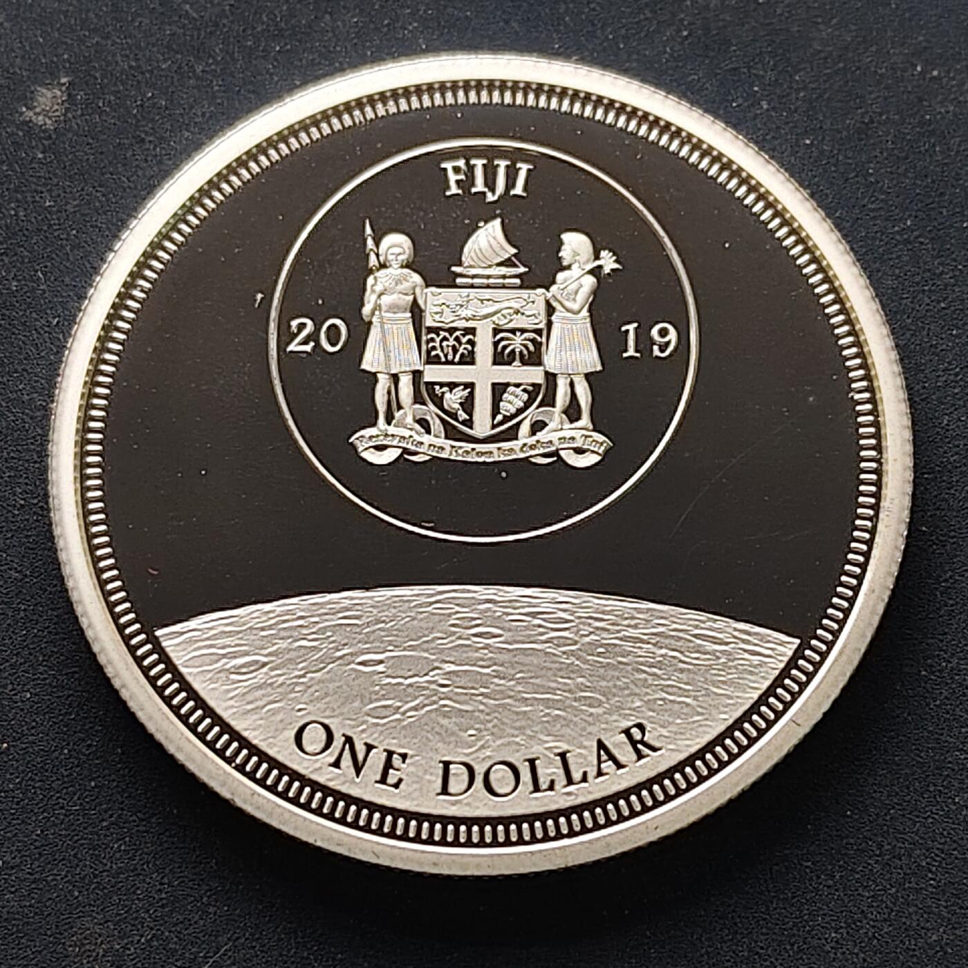 【全场包邮】纯粹捡漏拍515场 【少见】斐济2019年1元阿波罗十一号登月50周年彩色精制纪念银币【38.6毫米25克99.9%】-量约5000