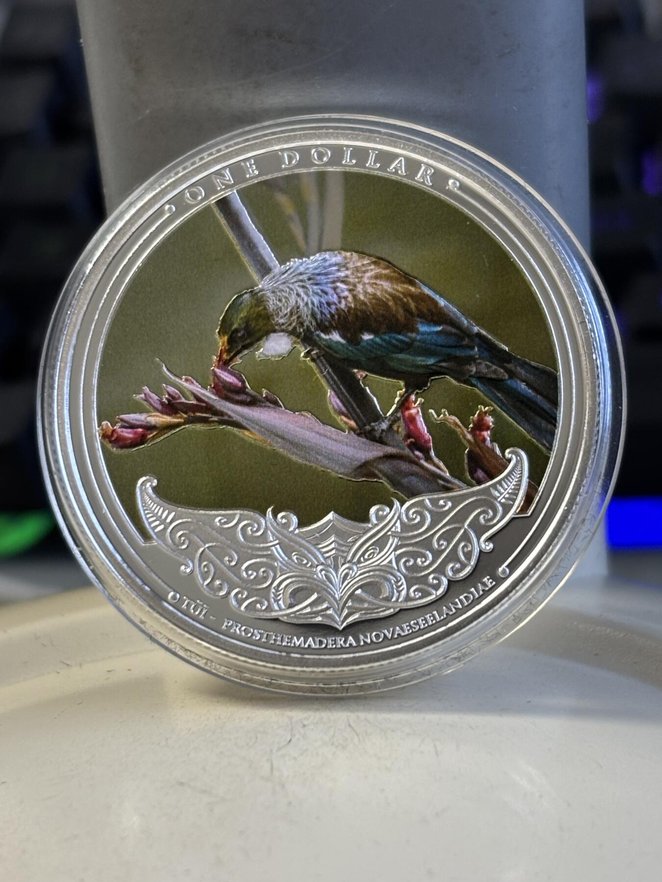 第195期拍卖 新西兰2021年自然奇观系列图伊鸟彩色1盎司银币，999银，发行1000枚