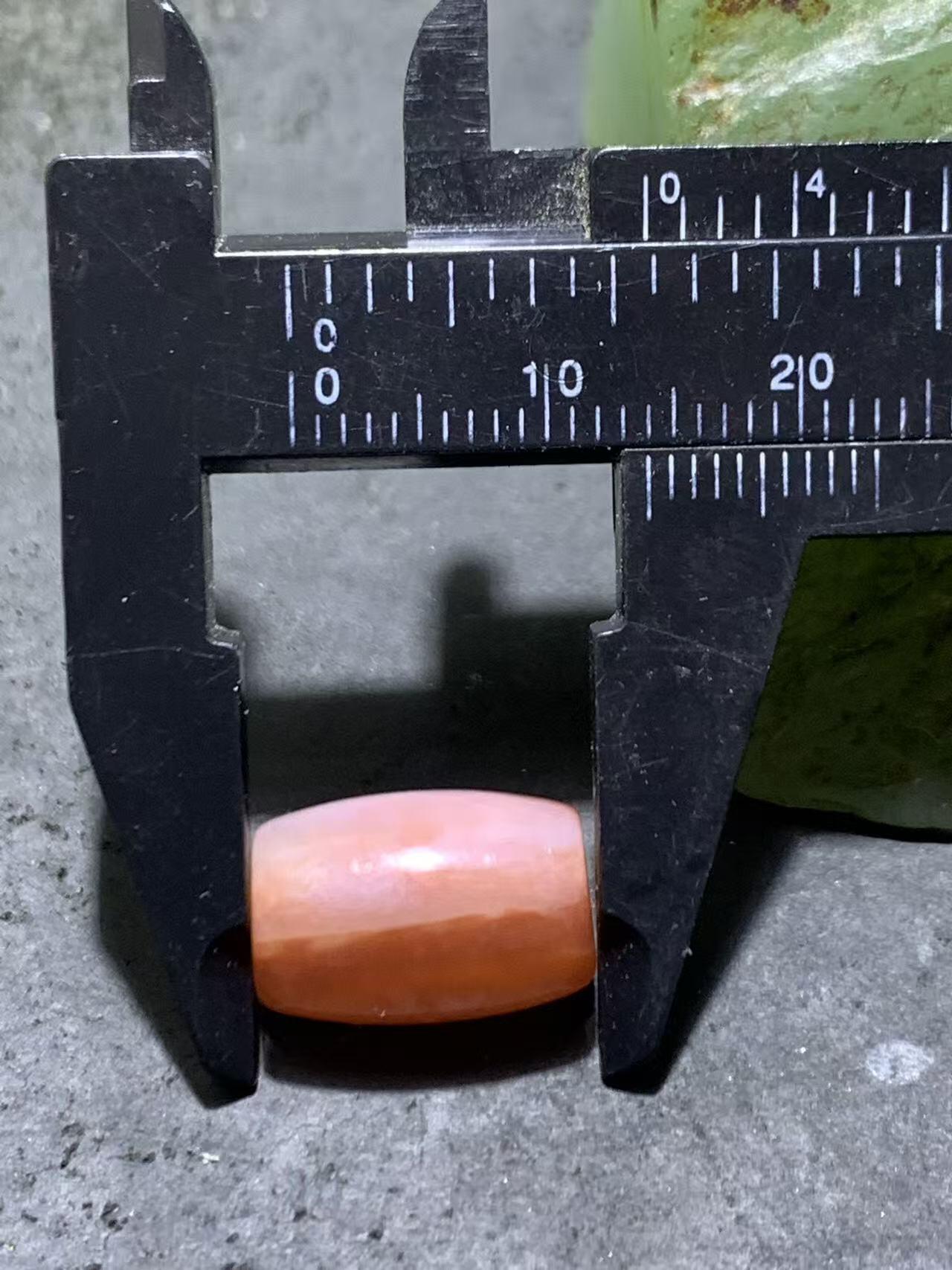 川料红白南红玛瑙通货桶珠一颗！