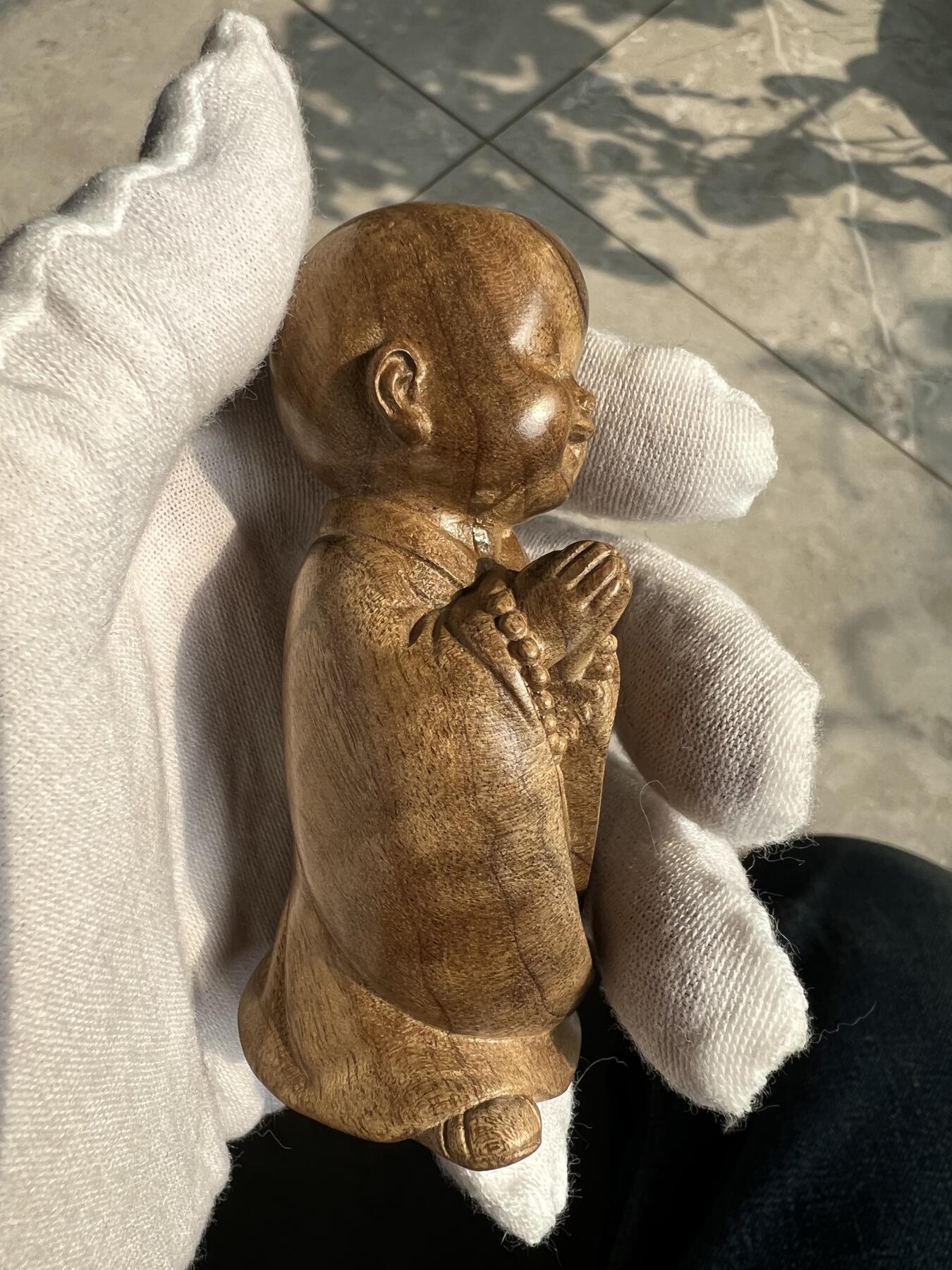 零元拍：金丝楠 精工 小师父 雕件手把件，满手留香金丝流溢。80MM