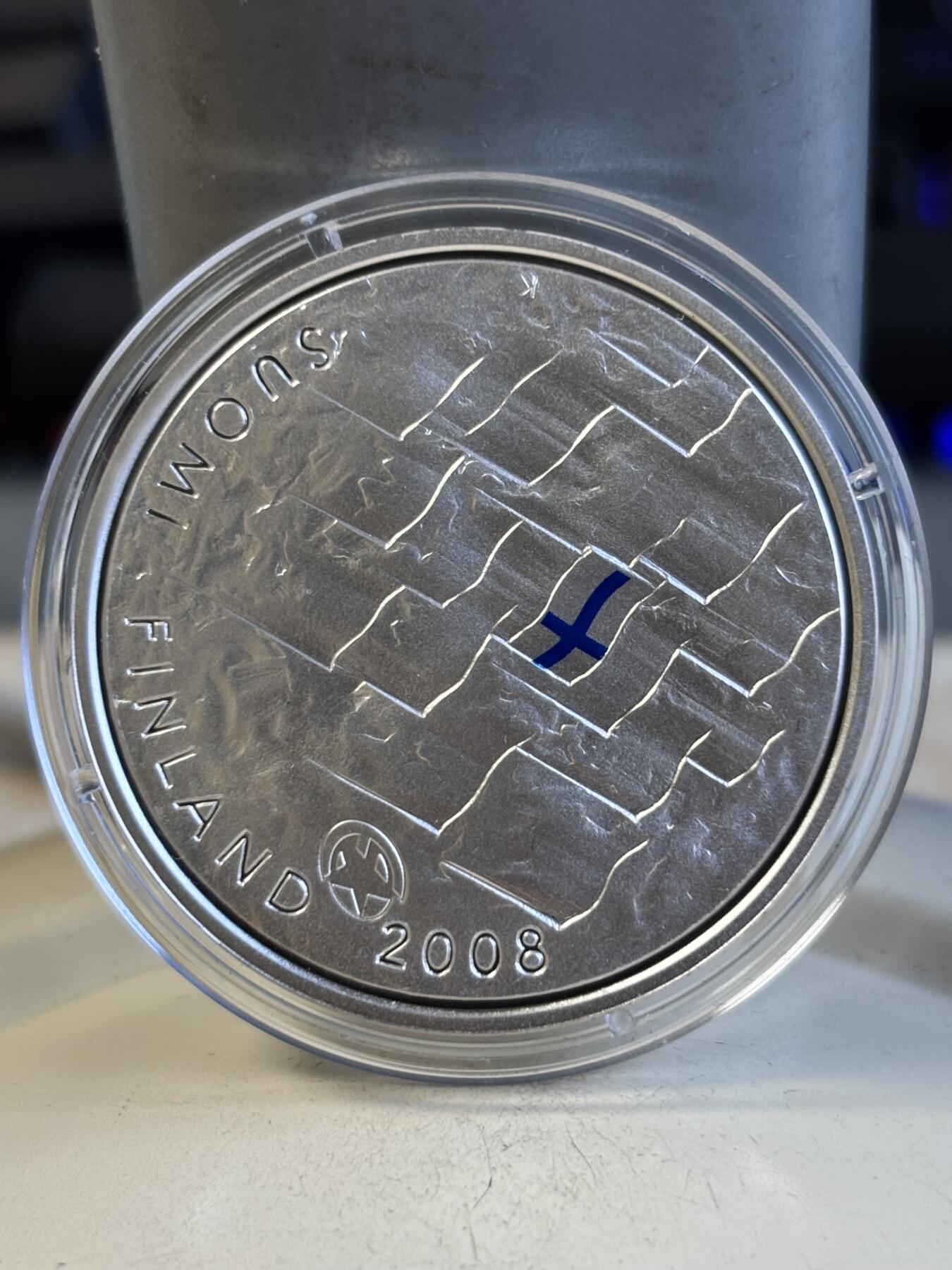 第194期拍卖 芬兰2008年国旗90周年25.5g纪念银币  925银，发行26000枚