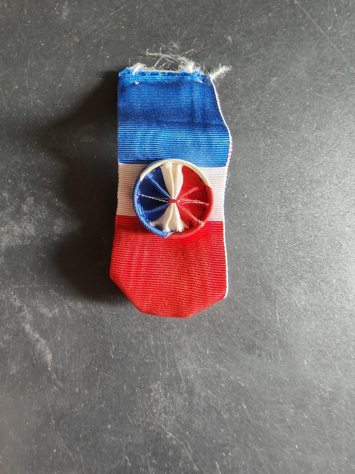 老王徽章第189期 法国金级劳工奖章绶带