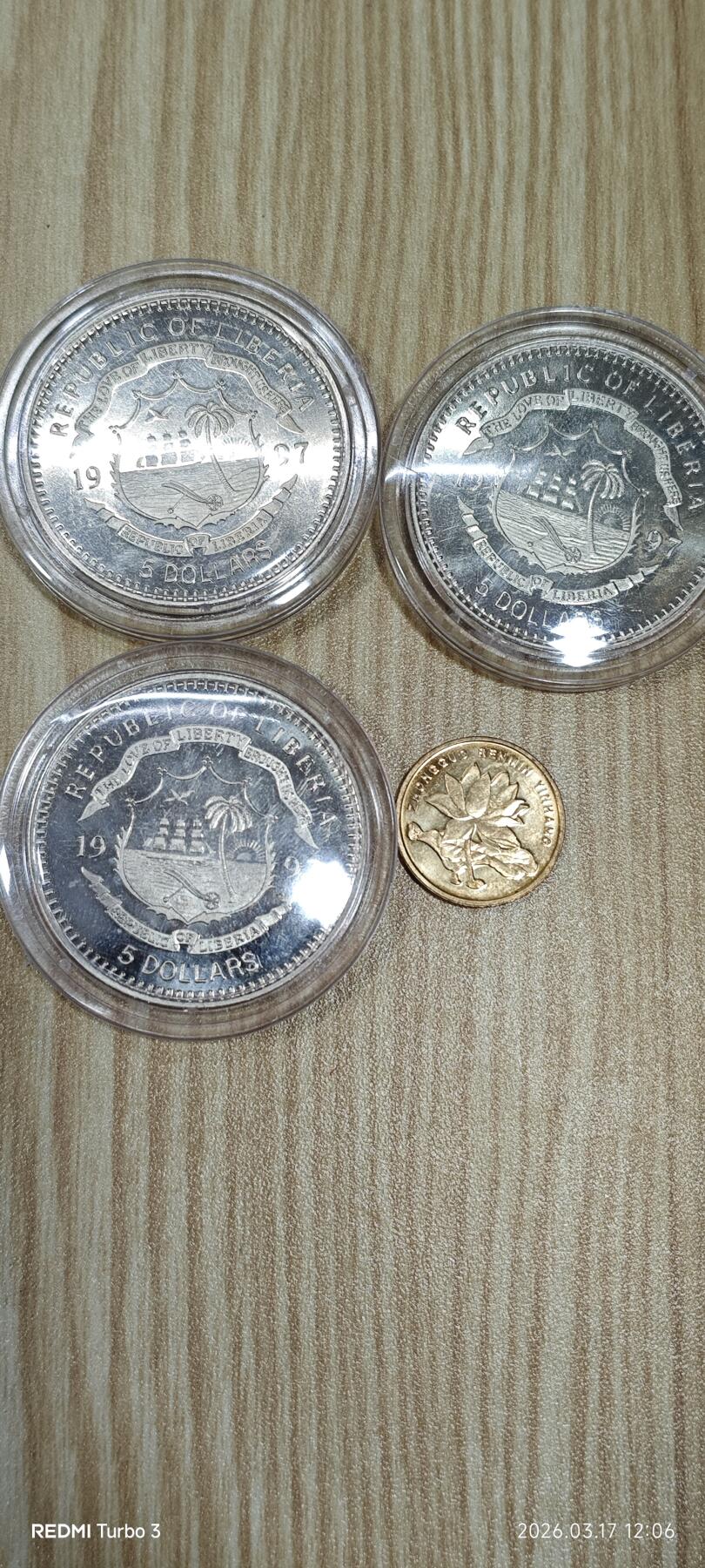 利比亚牛年纪念币三枚