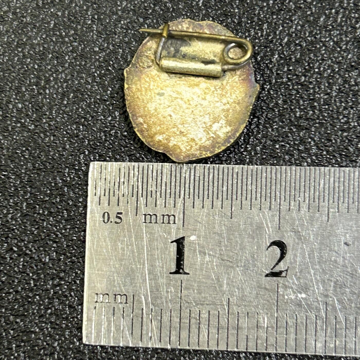 西秦中古拍卖第八十一期  不忘历史·抗战收藏 抗战时期日本红十字会证章