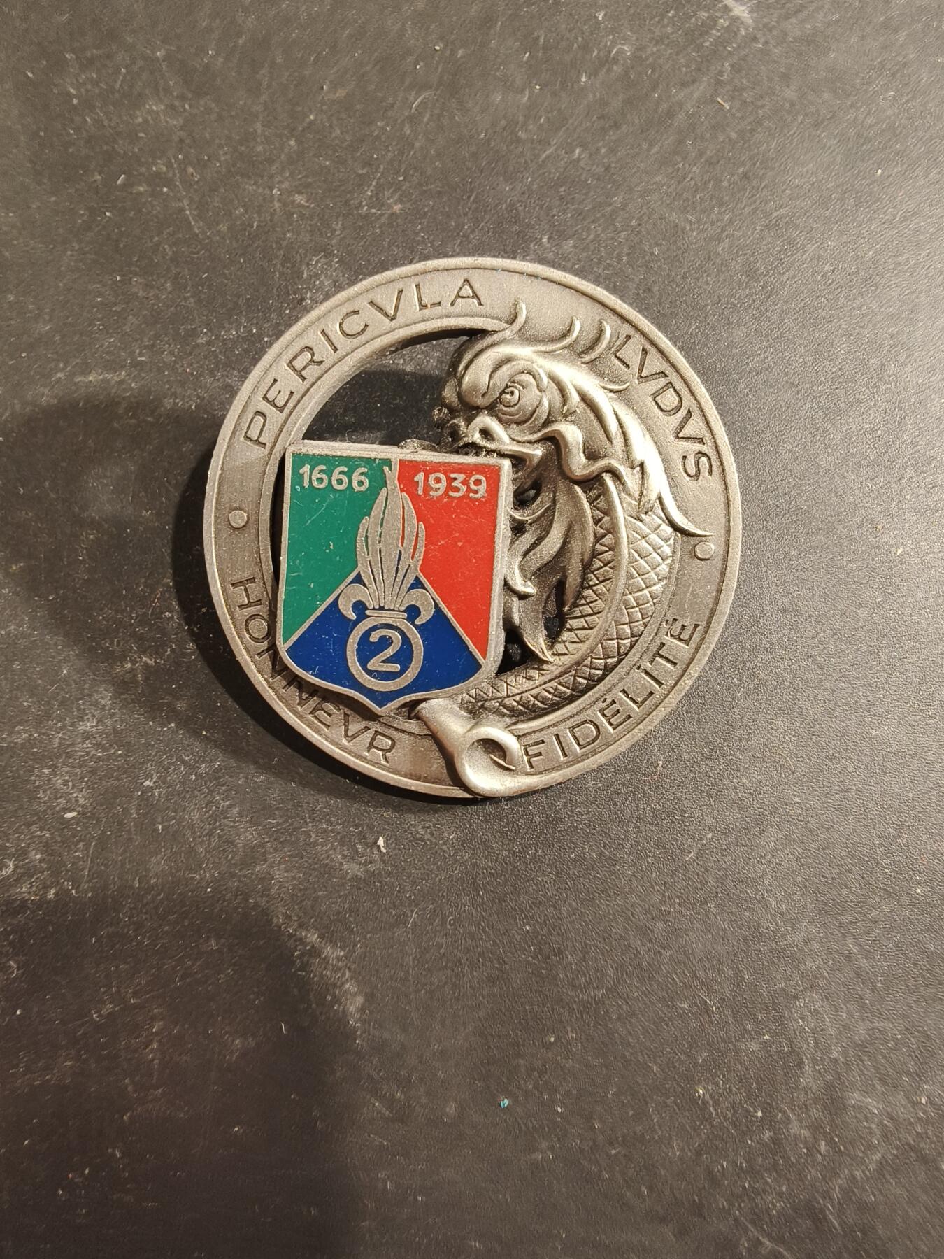 老王徽章第189期 法国外籍兵团第2外籍骑兵团证章     该部队成立于1939年，分别在1946年和1962年两度解散