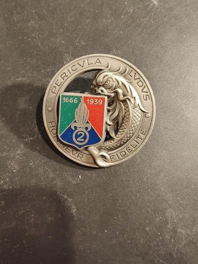 老王徽章第189期 - 法国外籍兵团第2外籍骑兵团证章     该部队成立于1939年，分别在1946年和1962年两度解散