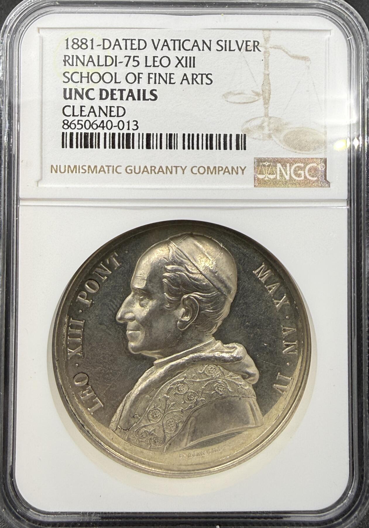 「木头集藏」“春启藏心”——章牌精品专场  E. BIANCHI ～1881年梵蒂冈教皇利奥十三世“罗马美术学院”纪念银章，直径：44 mm，背面拉丁语：“青年当以宗教与高尚艺术培育”，“1881年，城中为研习学问而设的学校已就绪”