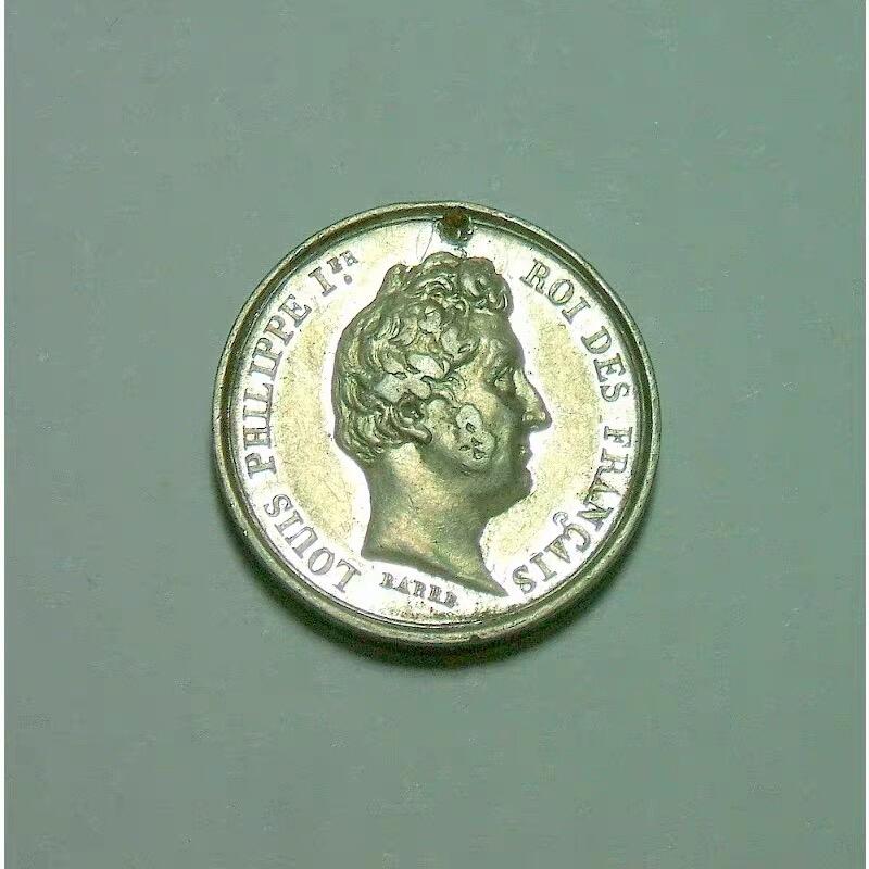 【银】法国1842年 菲利普一世高浮雕精制银章 18MM 4克