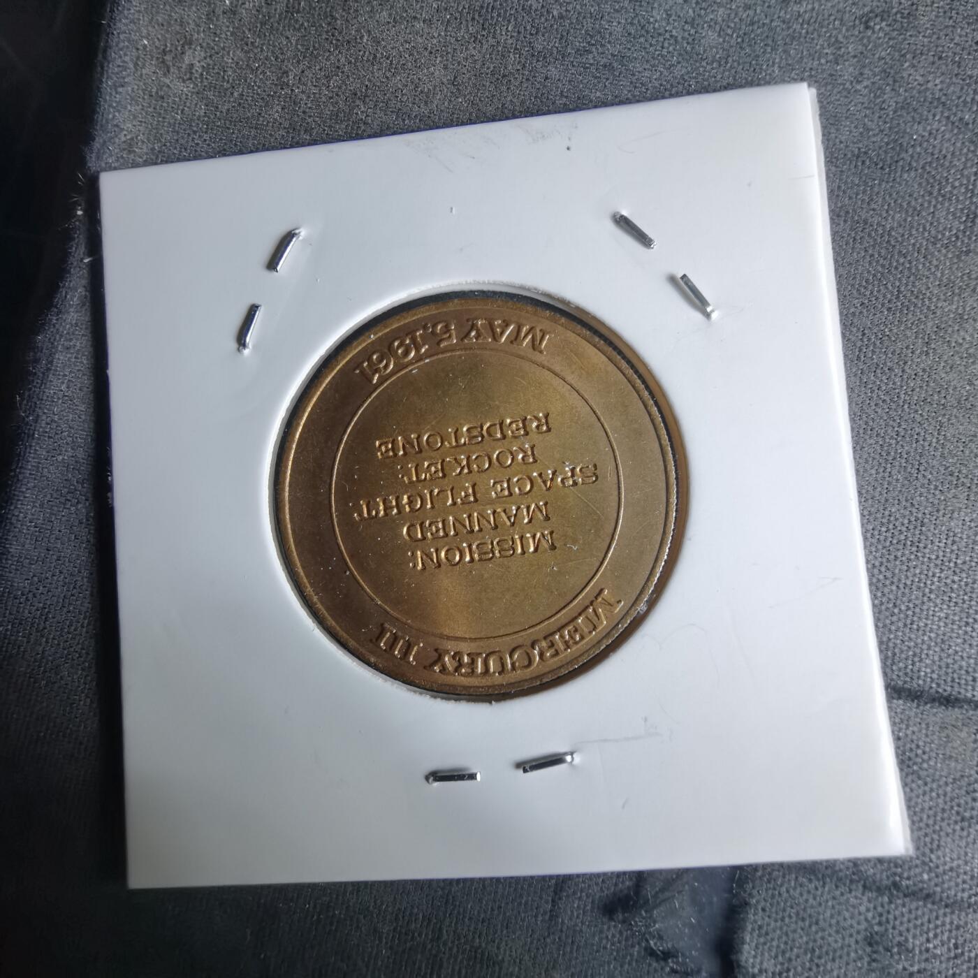 沼泽如烟--第1032场 航空纪念章