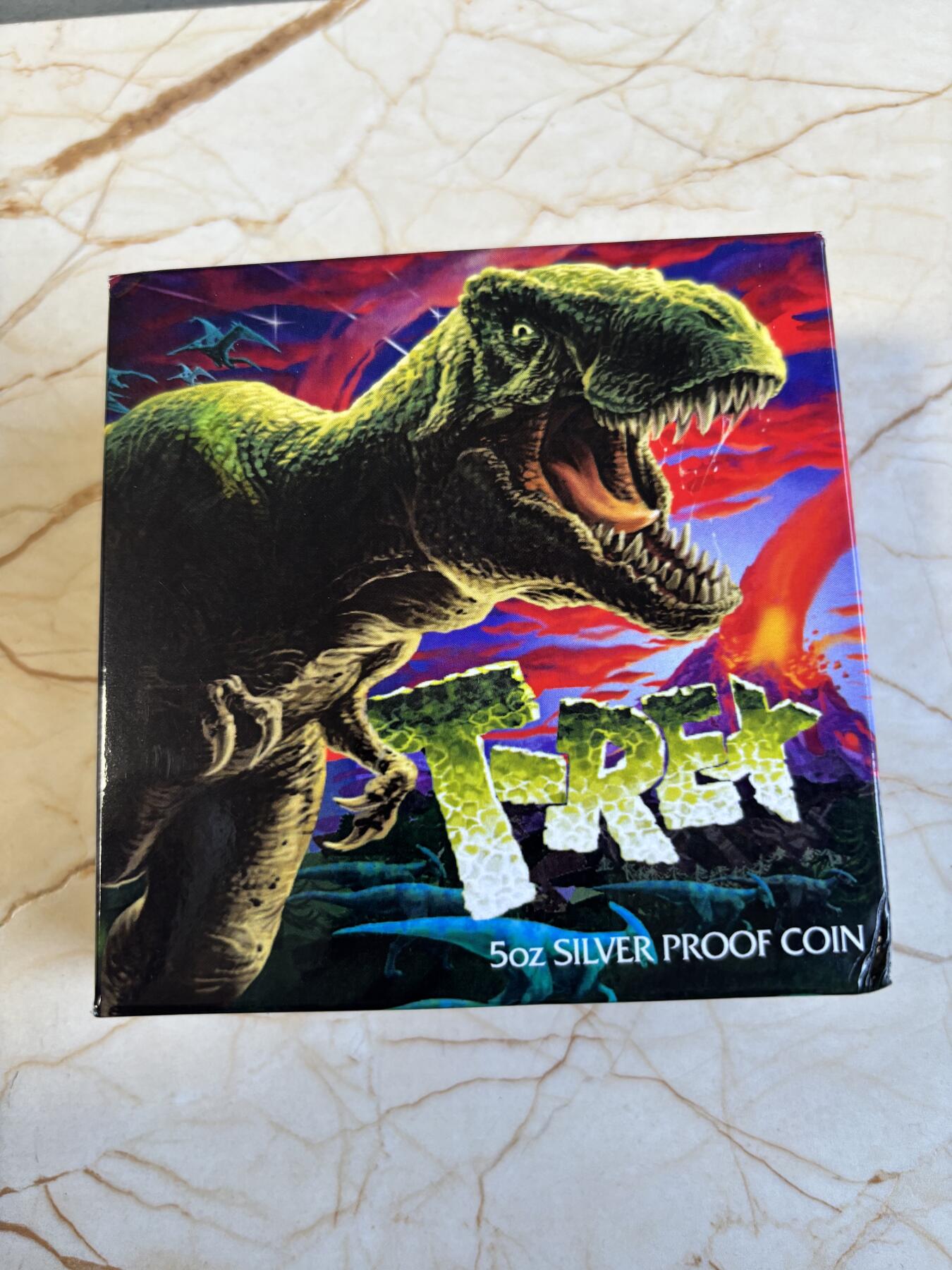 第195期拍卖 图瓦卢2017年恐龙系列霸王龙5盎司精制纪念银币，9999银，发行500枚