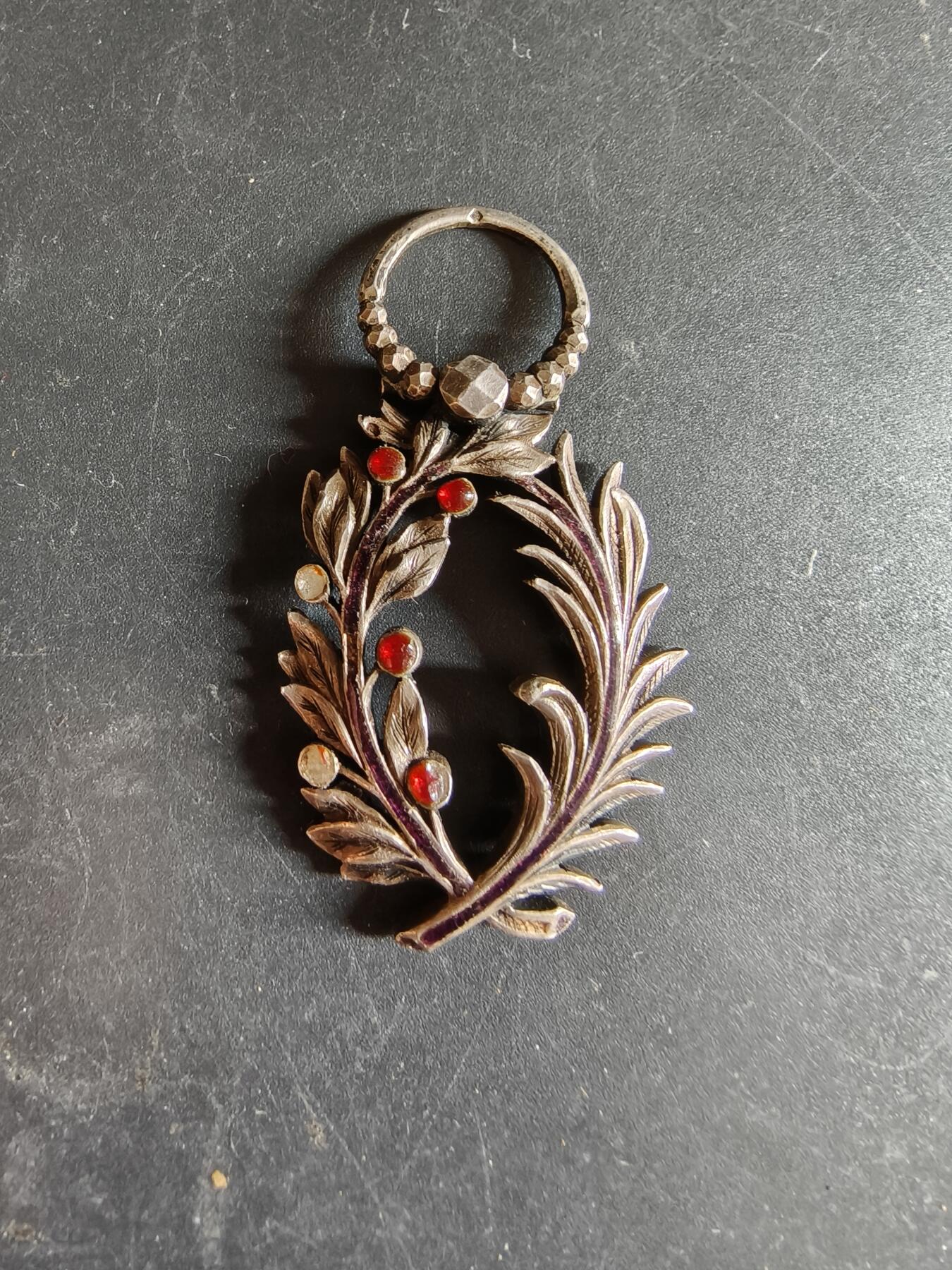 老王徽章第189期 法国骑士级棕榈叶勋章    无绶带   珠宝商版本   银质珐琅