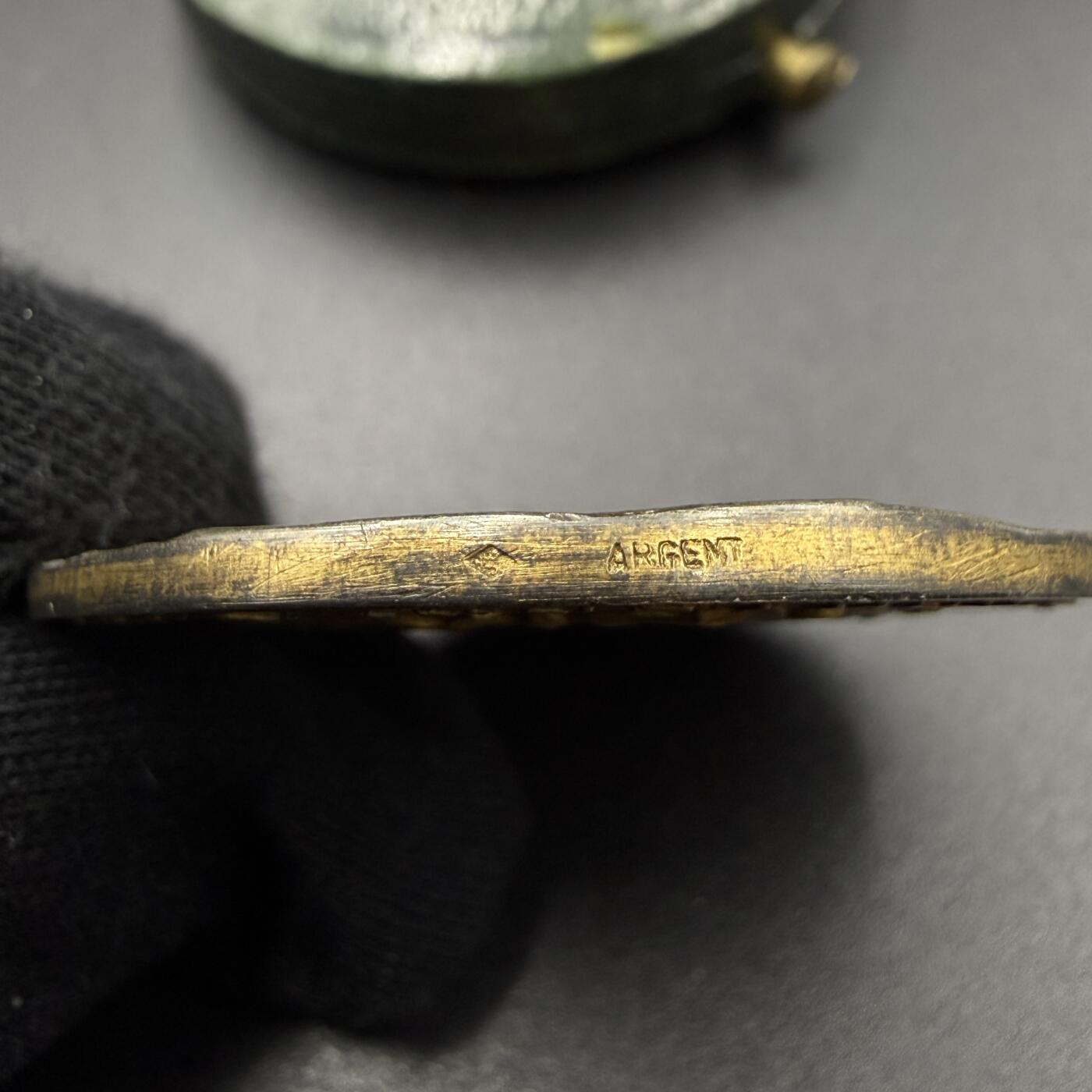 「木头集藏」“春启藏心”——章牌精品专场 G.Prud'homme～法国塞纳省楠泰尔速记员联盟原盒镀金银奖章，直径：41 mm，30.3 g，边铭：菱形厂标 ARGENT，少见戎装玛丽安娜形象，名家作品，原盒正常使用。