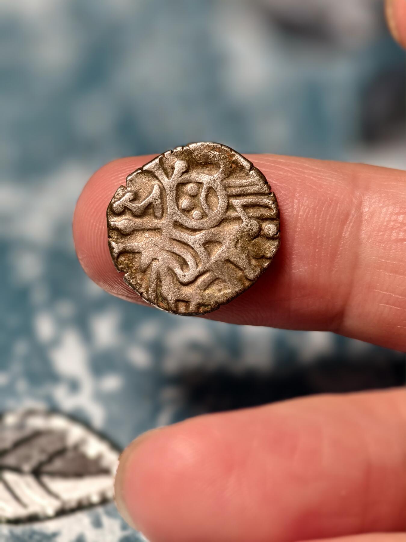 抚柳草堂-第十九期章牌钱币  奖章勋章限时免佣 满百包邮 放漏专场 公元1000–1200年 抽象化版萨曼塔提婆吉塔尔银币 重3.2g 沙希王朝灭亡后过渡时期的打制银币 比较少见