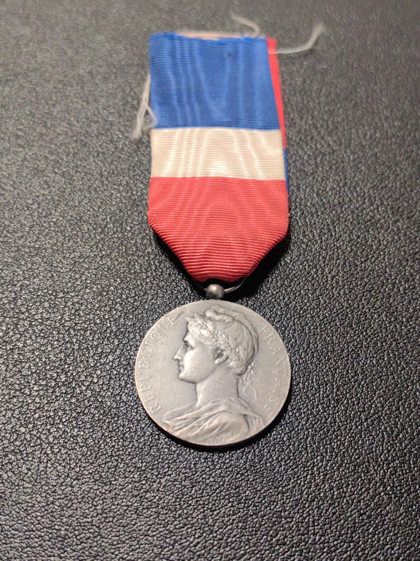 靖甫拍卖第七场 法国劳工奖章 银质带银标