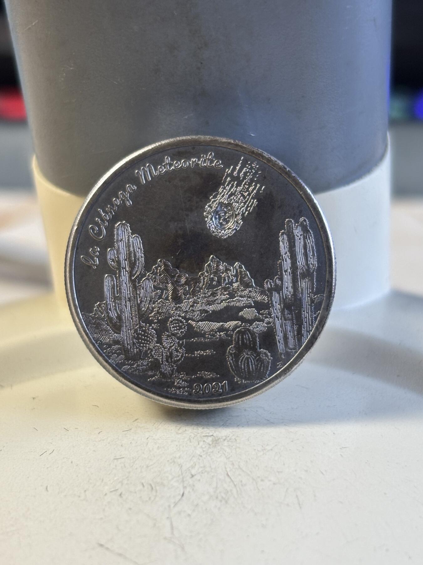 第195期拍卖 库克2021年镶嵌墨西哥索诺拉州拉西埃内加陨石银币，999银，1盎司，发行2500枚，有氧化